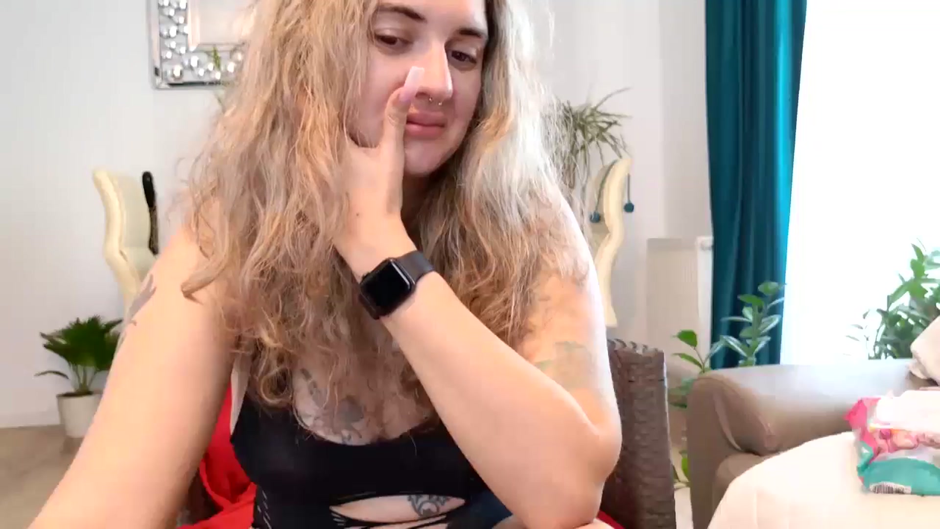 Gallery image thumbnail from MissDivinna's myfreecams stream on, 10/18/2024, 06:22 image 15 of 20