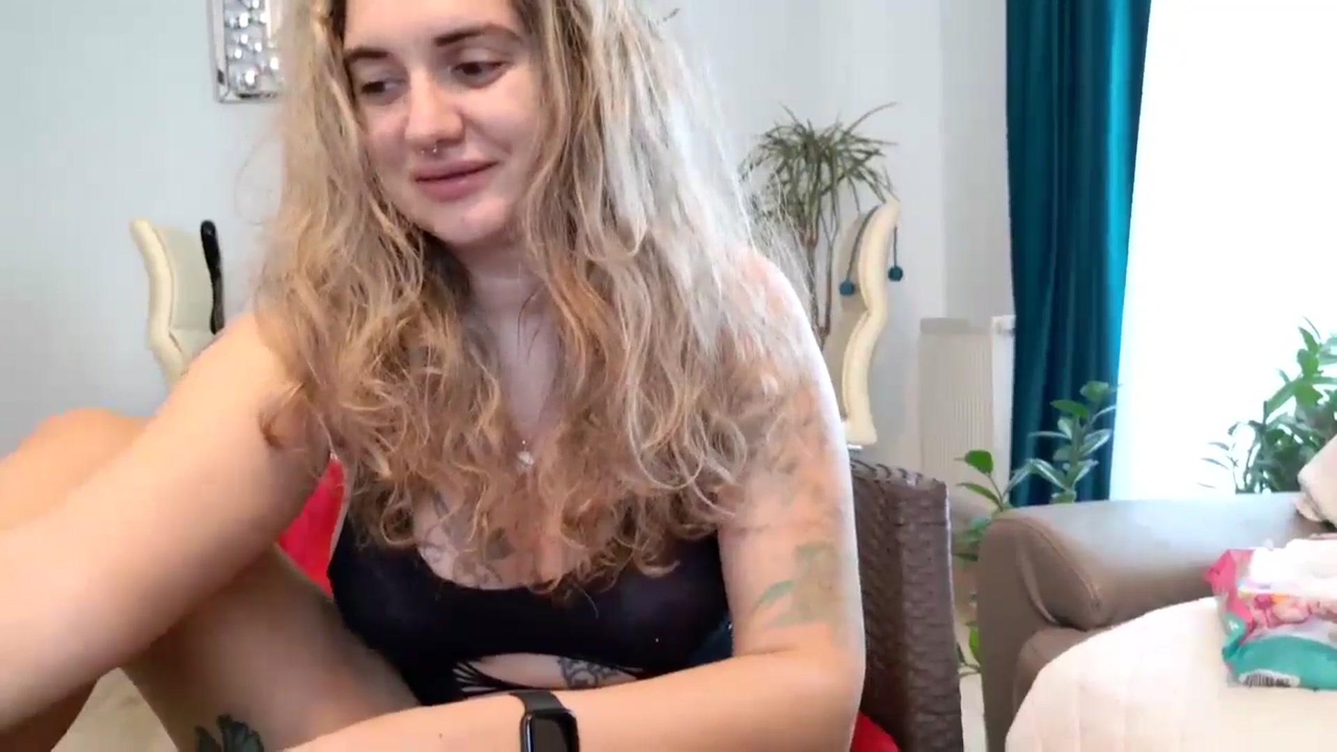 Gallery image thumbnail from MissDivinna's myfreecams stream on, 10/18/2024, 06:22 image 14 of 20