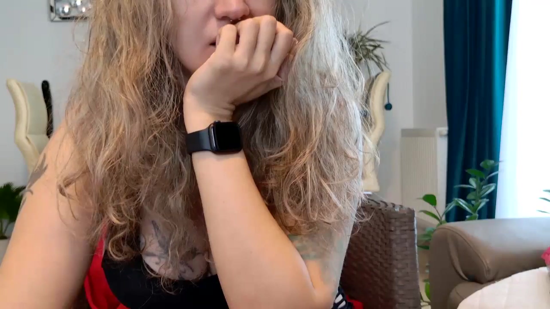 Gallery image thumbnail from MissDivinna's myfreecams stream on, 10/18/2024, 06:22 image 12 of 20