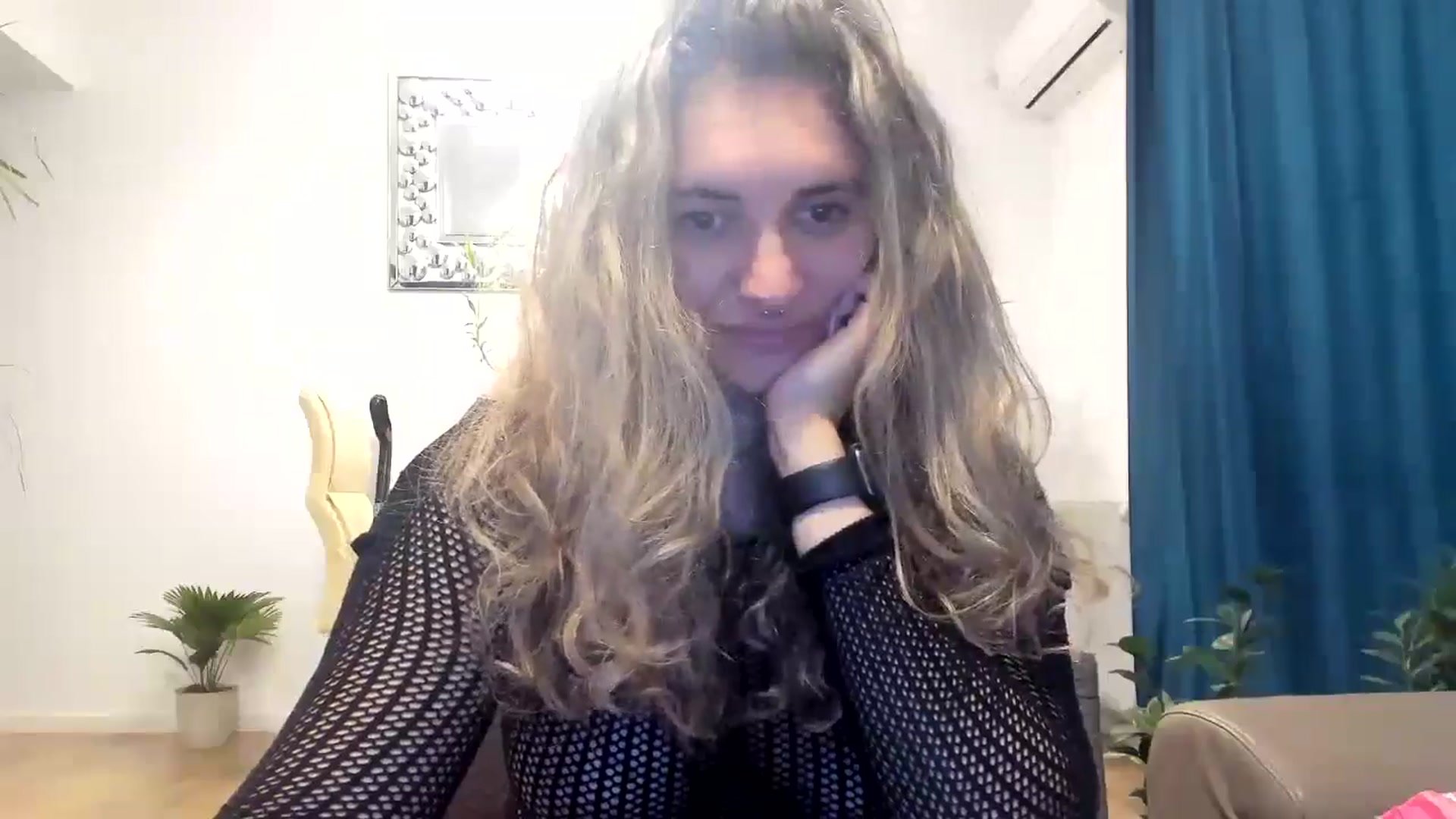 Gallery image thumbnail from MissDivinna's myfreecams stream on, 10/20/2024, 24:40 image 20 of 20