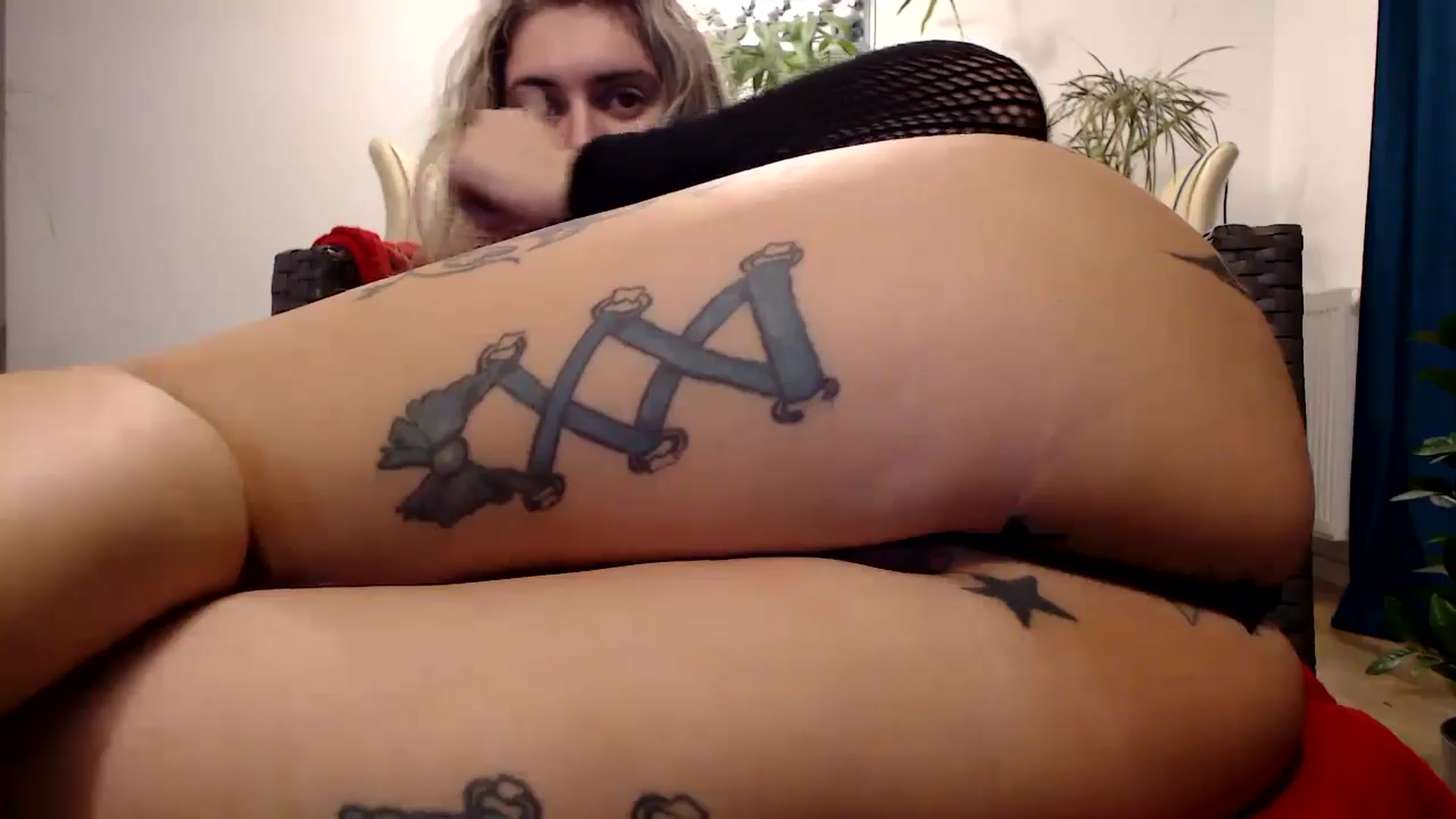 Gallery image thumbnail from MissDivinna's myfreecams stream on, 10/21/2024, 01:48 image 2 of 20