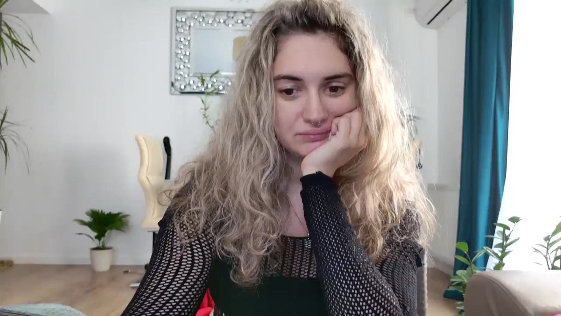Gallery image thumbnail from MissDivinna's myfreecams stream on, 10/24/2024, 06:58 image 15 of 20
