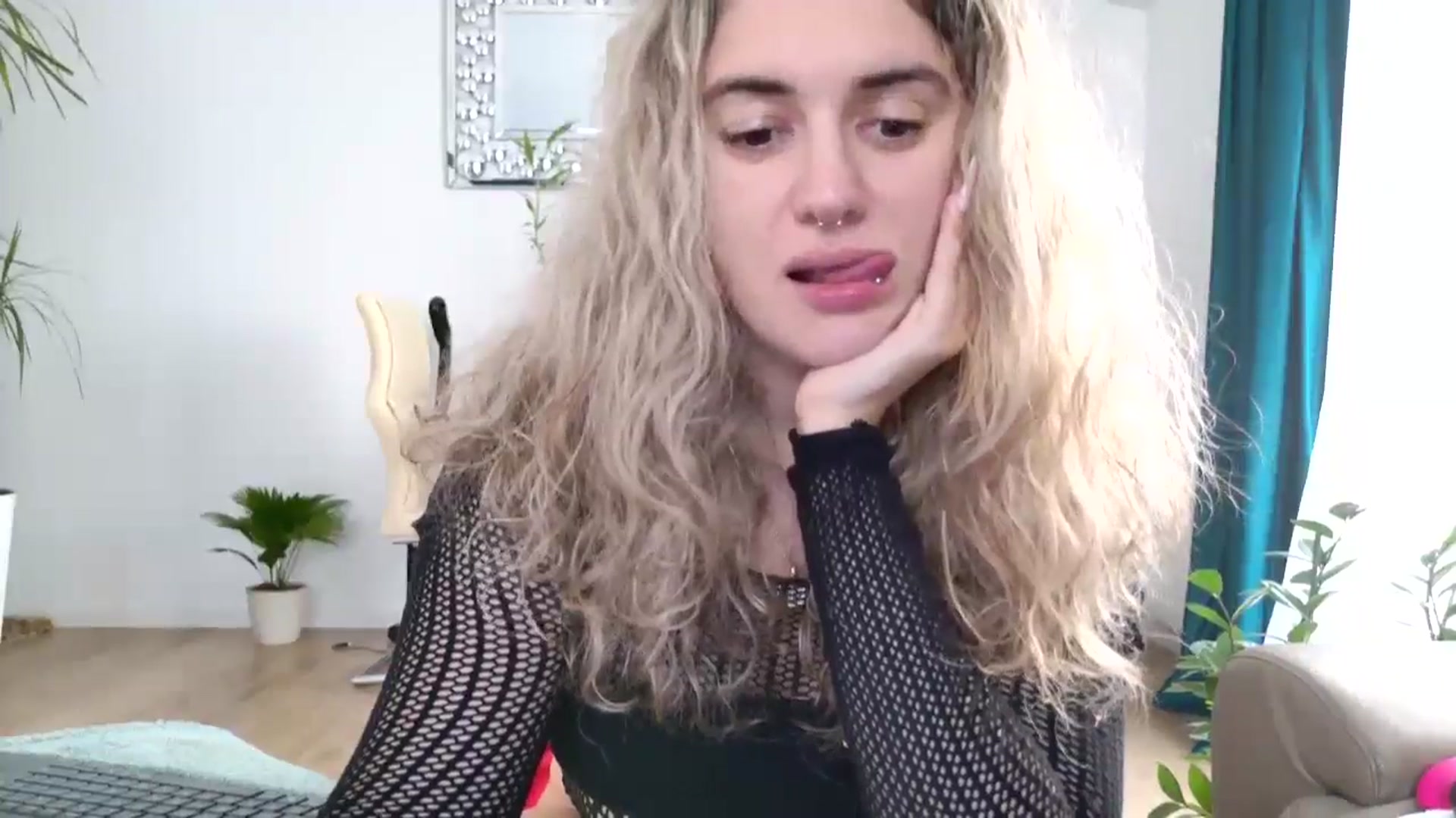 Gallery image thumbnail from MissDivinna's myfreecams stream on, 10/24/2024, 06:58 image 17 of 20