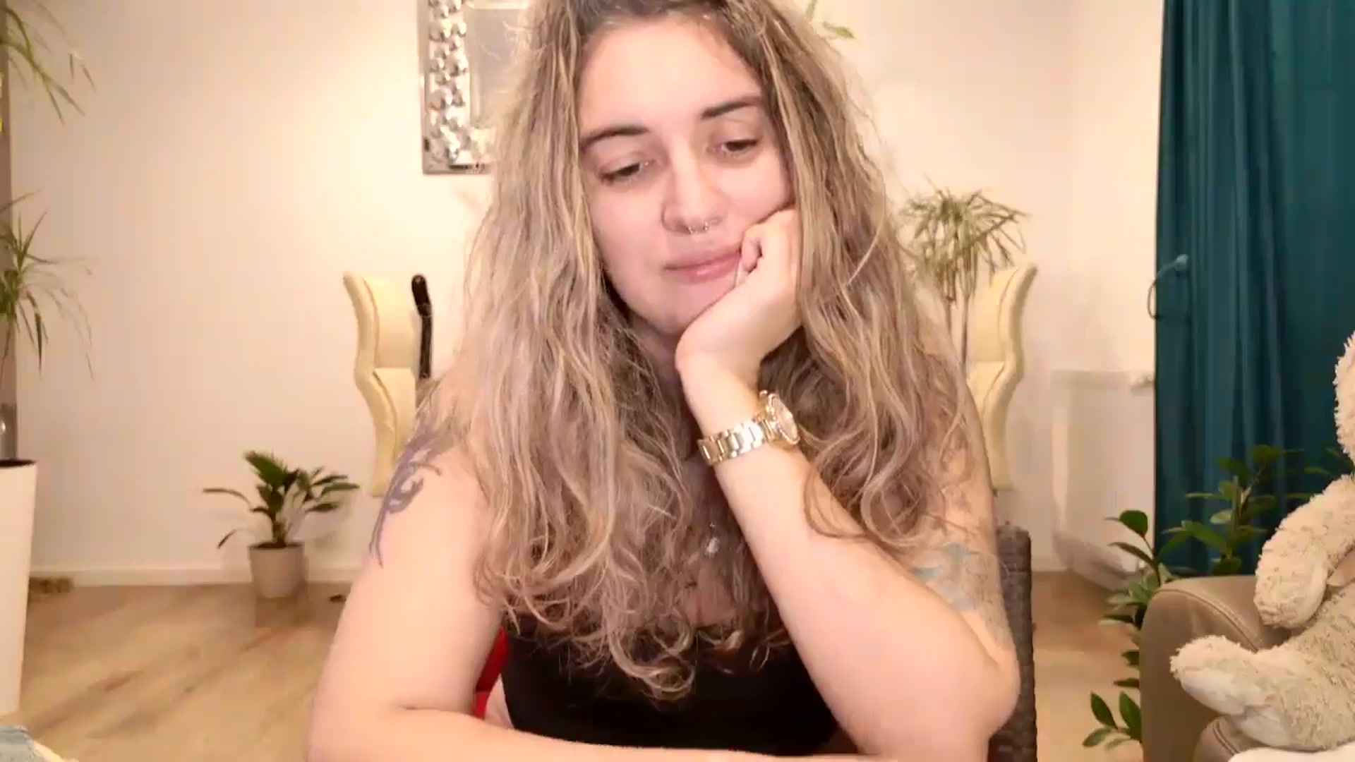 Gallery image thumbnail from MissDivinna's myfreecams stream on, 11/06/2024, 04:14 image 14 of 20