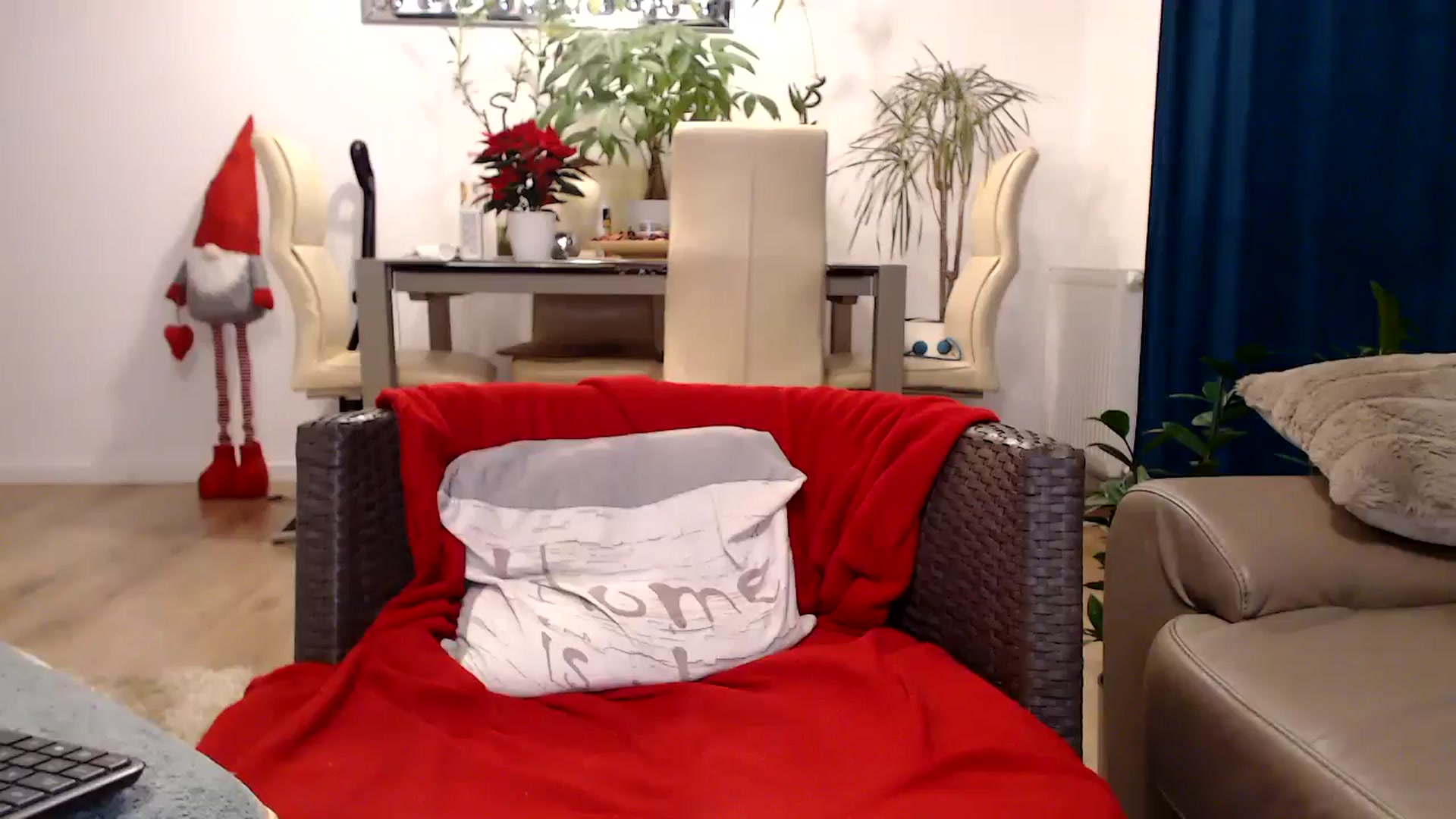 Gallery image thumbnail from MissDivinna's myfreecams stream on, 11/10/2024, 02:59 image 14 of 20