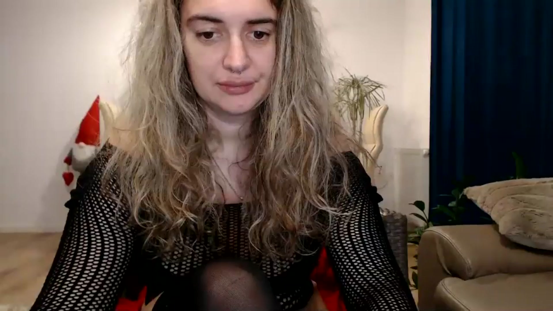 Gallery image thumbnail from MissDivinna's myfreecams stream on, 11/10/2024, 02:59 image 16 of 20
