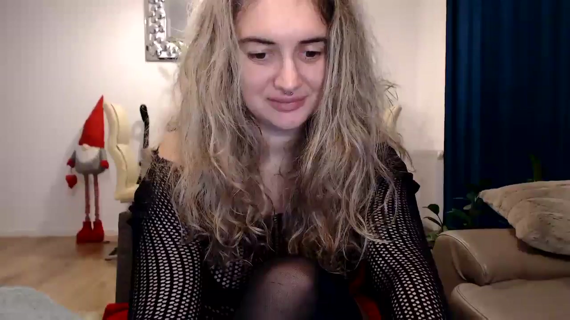 Gallery image thumbnail from MissDivinna's myfreecams stream on, 11/10/2024, 02:59 image 18 of 20