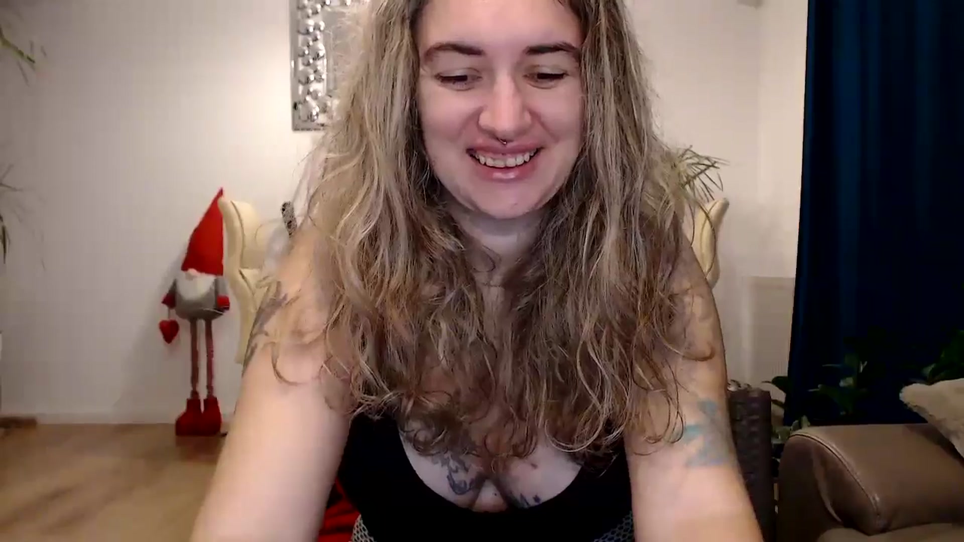 Gallery image thumbnail from MissDivinna's myfreecams stream on, 11/10/2024, 23:15 image 16 of 20