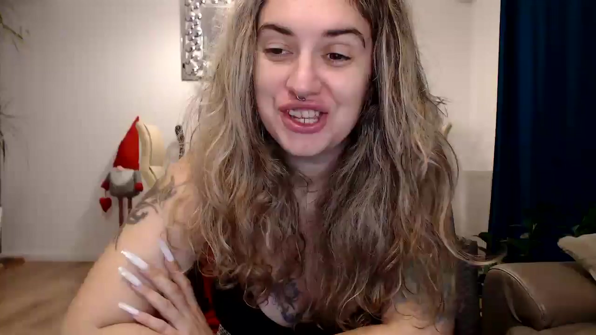 Gallery image thumbnail from MissDivinna's myfreecams stream on, 11/10/2024, 23:15 image 17 of 20