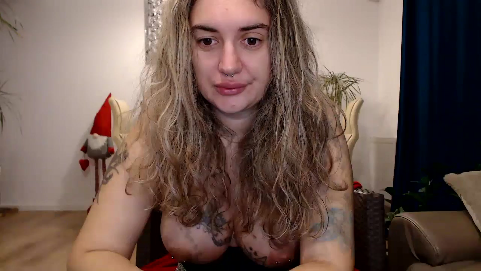 Gallery image thumbnail from MissDivinna's myfreecams stream on, 11/10/2024, 23:15 image 14 of 20