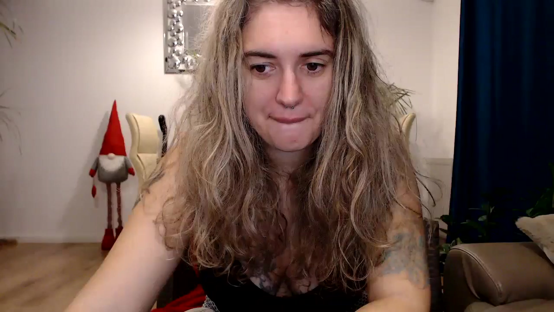 Gallery image thumbnail from MissDivinna's myfreecams stream on, 11/11/2024, 24:00 image 16 of 20