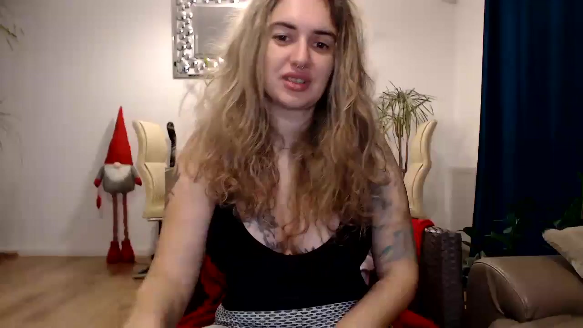Gallery image thumbnail from MissDivinna's myfreecams stream on, 11/11/2024, 24:00 image 7 of 20