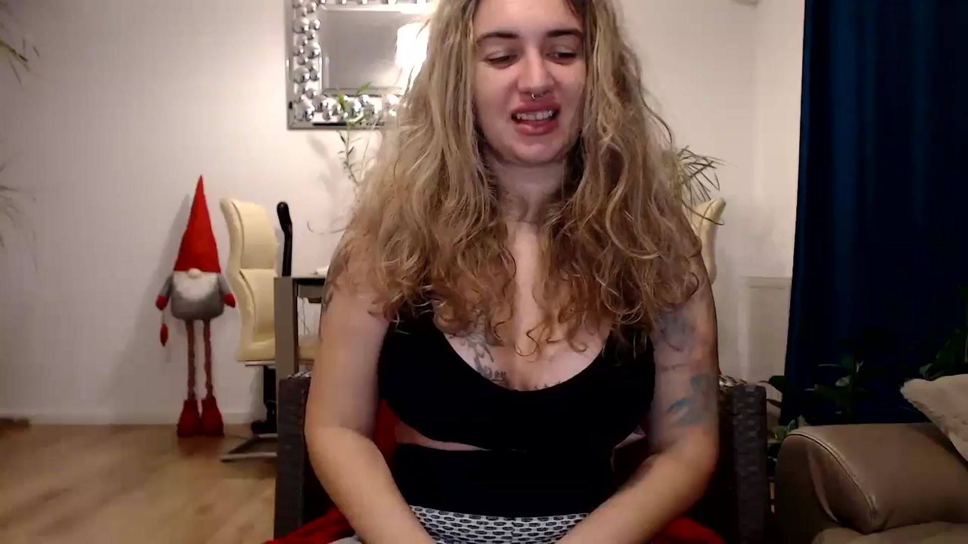 Gallery image thumbnail from MissDivinna's myfreecams stream on, 11/11/2024, 24:00 image 4 of 20