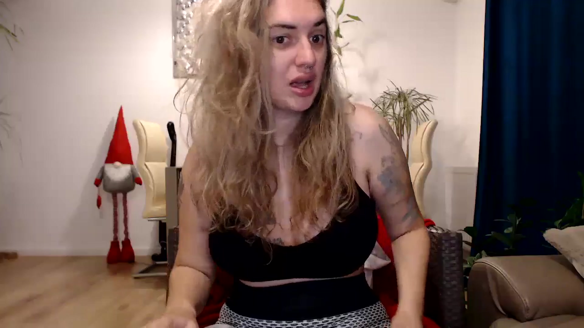 Gallery image thumbnail from MissDivinna's myfreecams stream on, 11/11/2024, 24:00 image 17 of 20