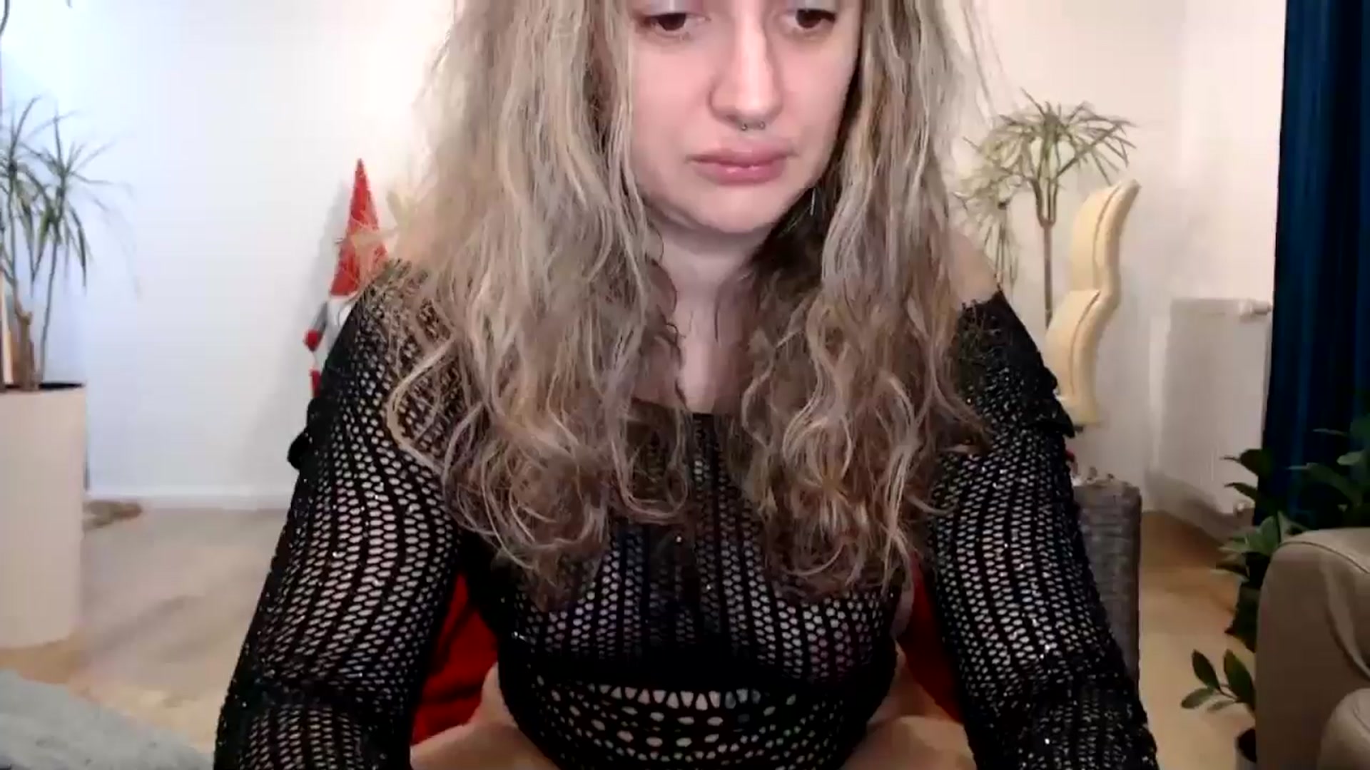 Gallery image thumbnail from MissDivinna's myfreecams stream on, 11/21/2024, 23:55 image 19 of 20