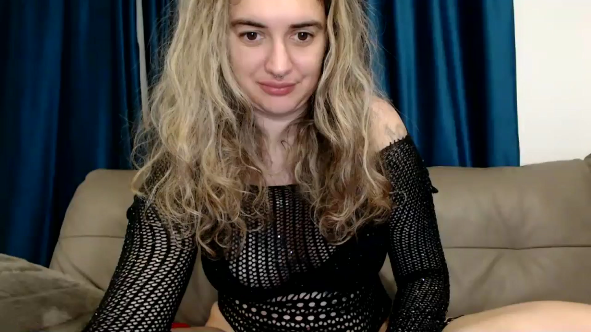 Gallery image thumbnail from MissDivinna's myfreecams stream on, 11/22/2024, 05:57 image 12 of 20
