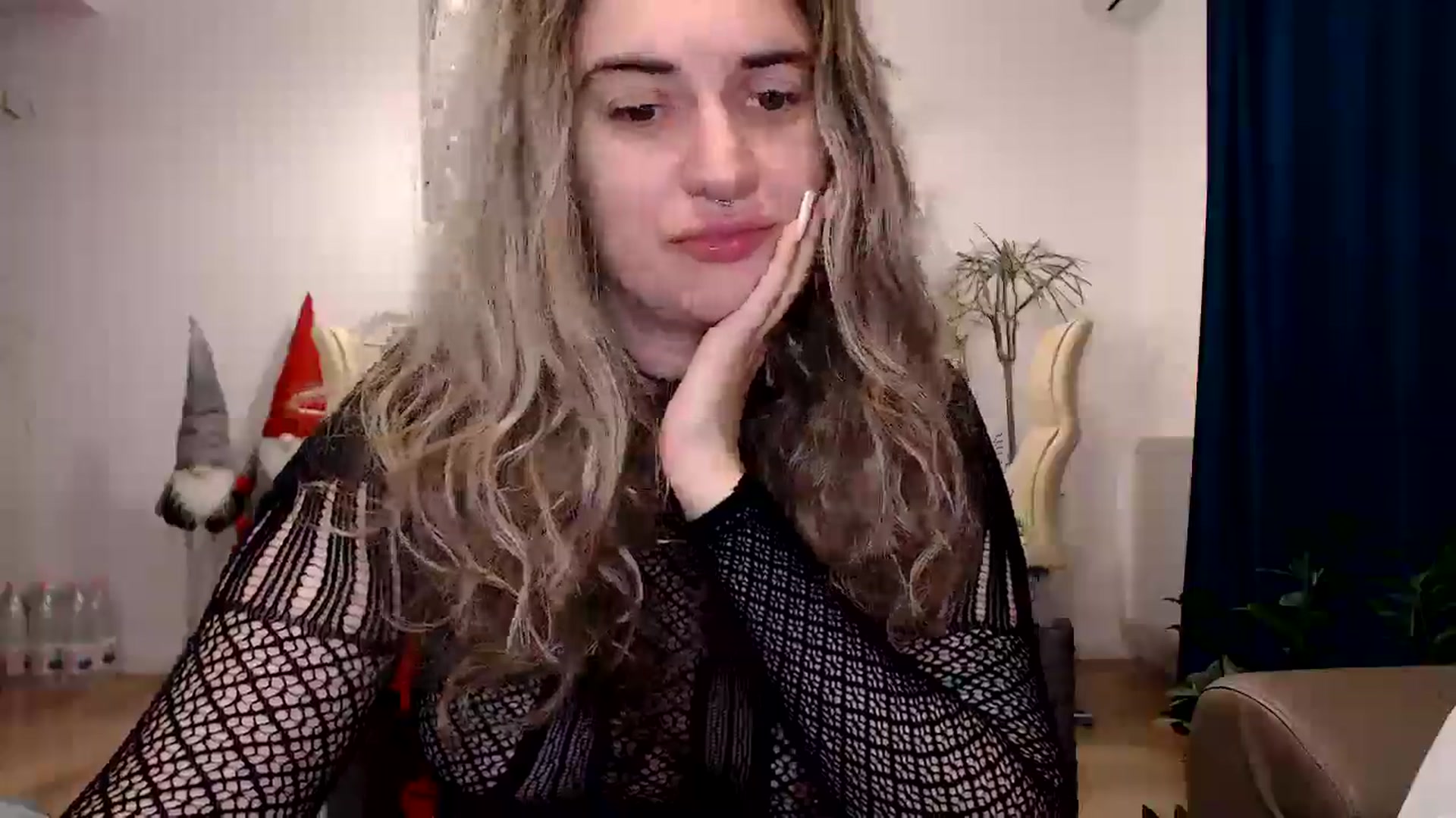 Gallery image thumbnail from MissDivinna's myfreecams stream on, 11/24/2024, 01:38 image 7 of 20