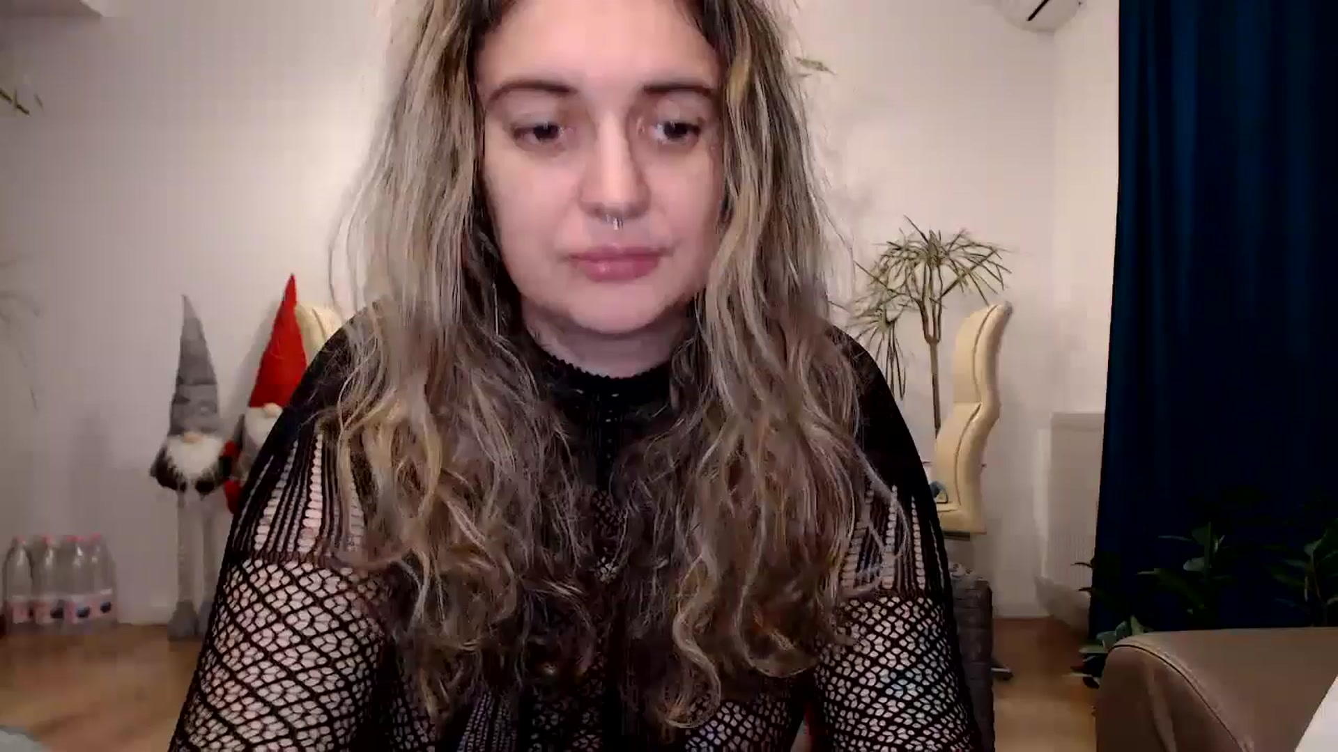 Gallery image thumbnail from MissDivinna's myfreecams stream on, 11/24/2024, 02:28 image 4 of 20