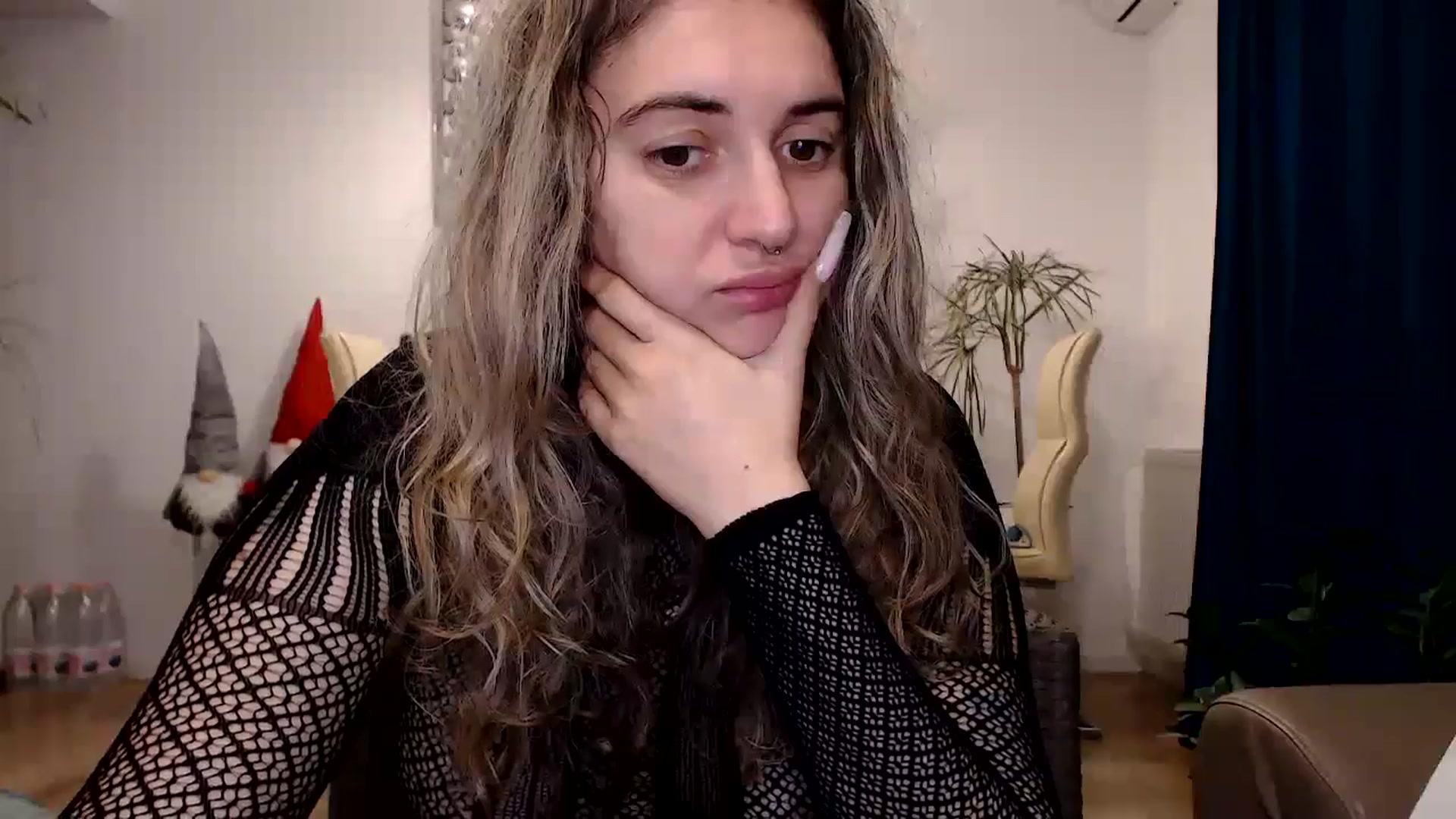 Gallery image thumbnail from MissDivinna's myfreecams stream on, 11/24/2024, 02:28 image 6 of 20
