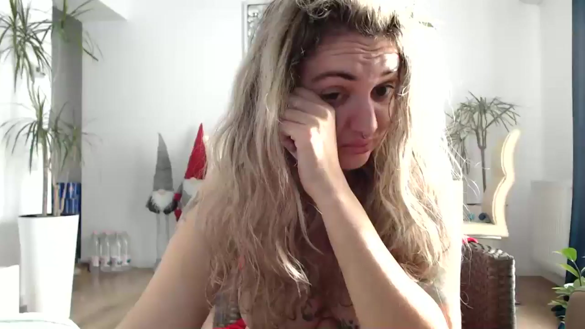 Gallery image thumbnail from MissDivinna's myfreecams stream on, 11/24/2024, 07:49 image 16 of 20