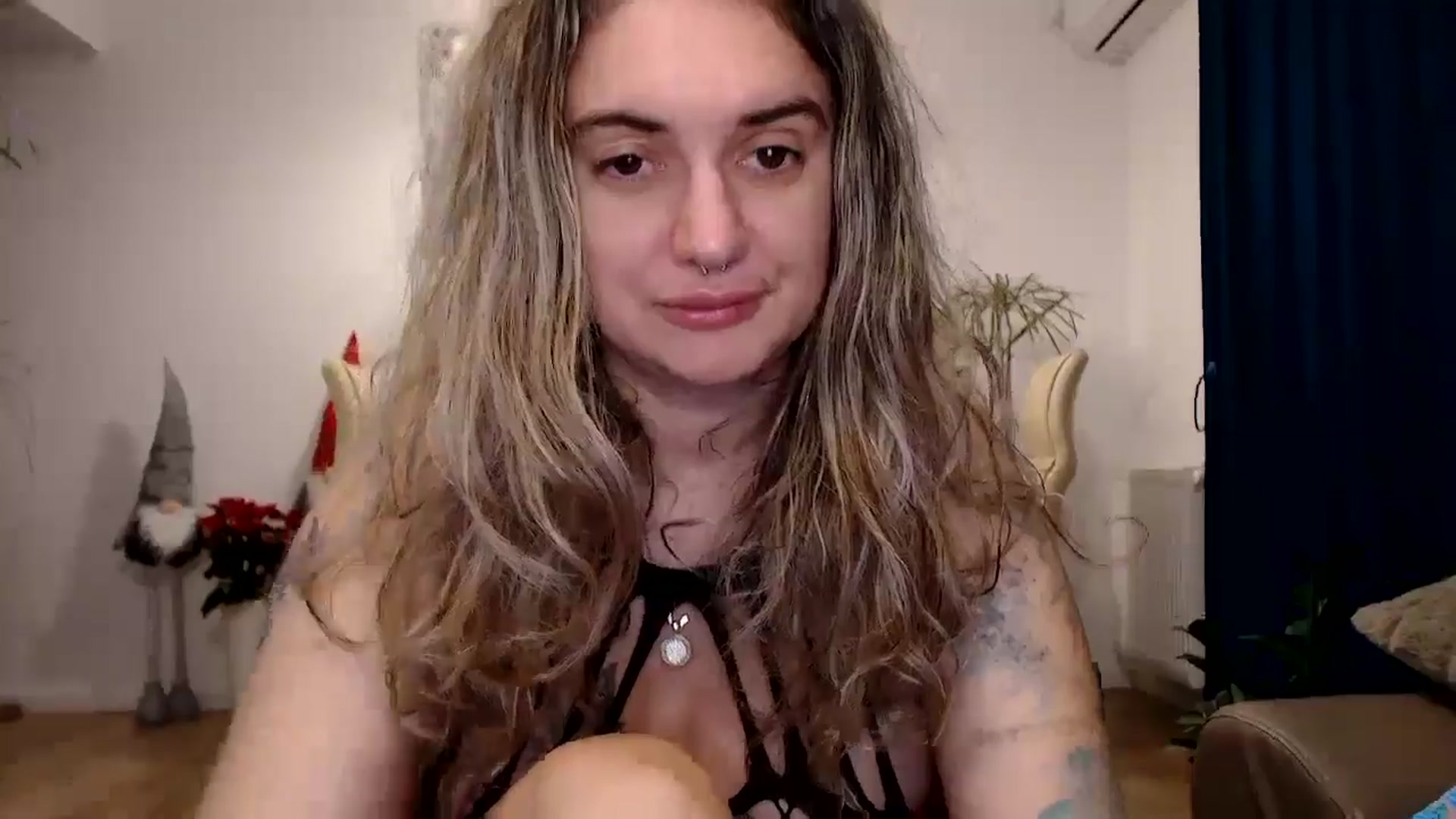 Gallery image thumbnail from MissDivinna's myfreecams stream on, 11/26/2024, 04:13 image 6 of 20