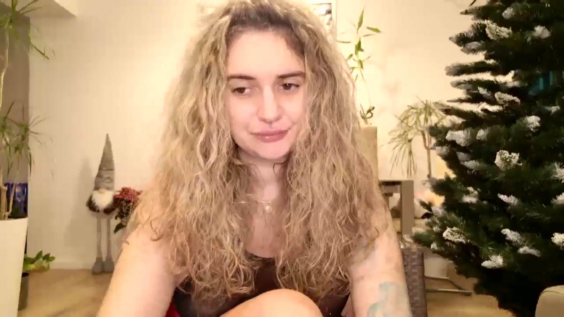 Gallery image thumbnail from MissDivinna's myfreecams stream on, 11/27/2024, 01:32 image 17 of 20