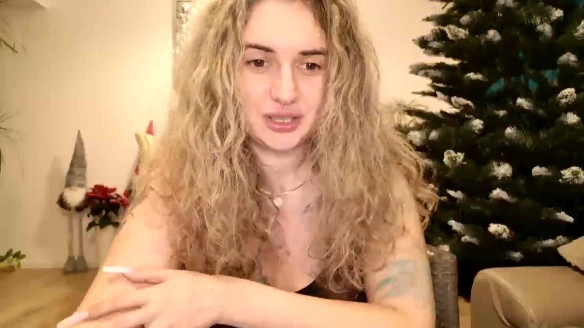 Gallery image thumbnail from MissDivinna's myfreecams stream on, 11/27/2024, 01:32 image 5 of 20