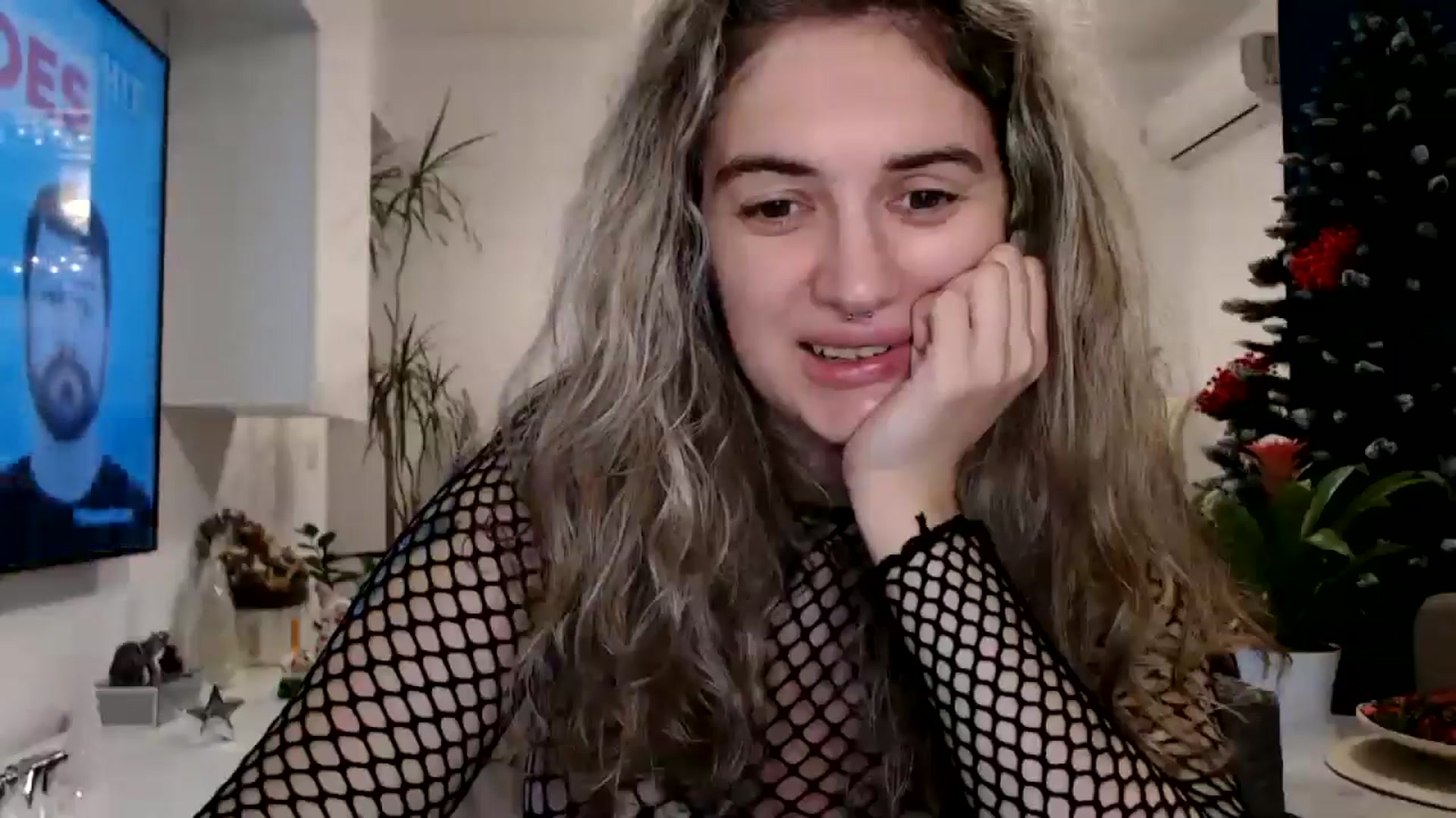 Gallery image thumbnail from MissDivinna's myfreecams stream on, 11/28/2024, 19:37 image 2 of 20