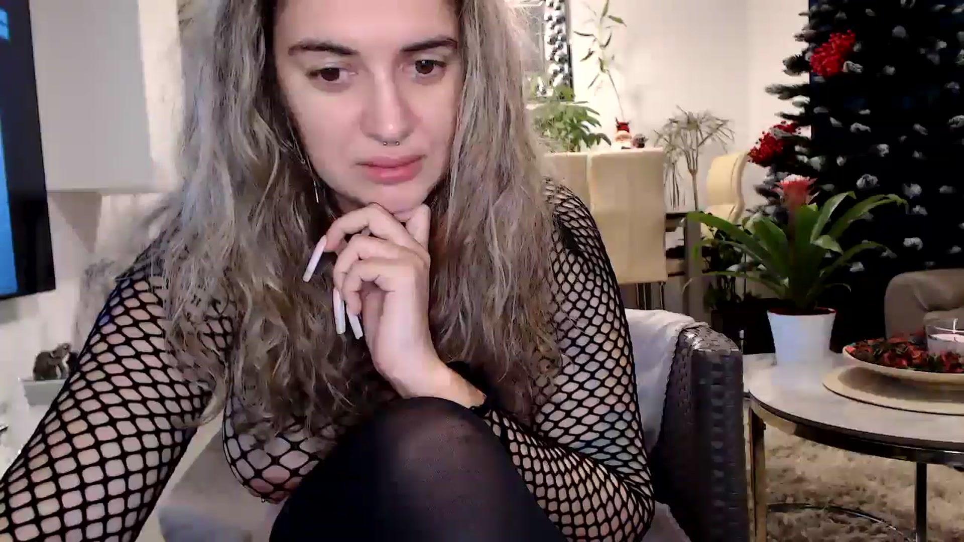 Gallery image thumbnail from MissDivinna's myfreecams stream on, 11/28/2024, 22:48 image 10 of 20