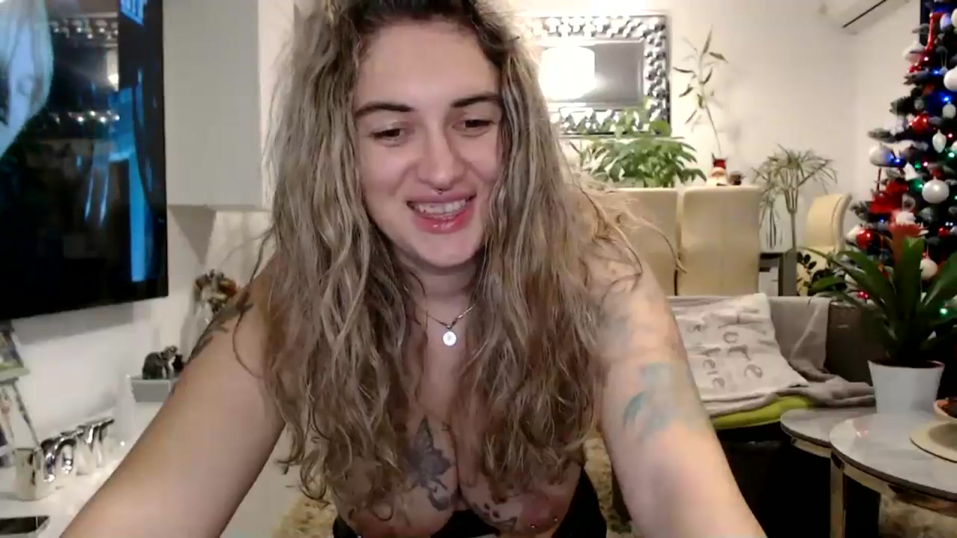 Gallery image thumbnail from MissDivinna's myfreecams stream on, 11/29/2024, 20:01 image 9 of 20