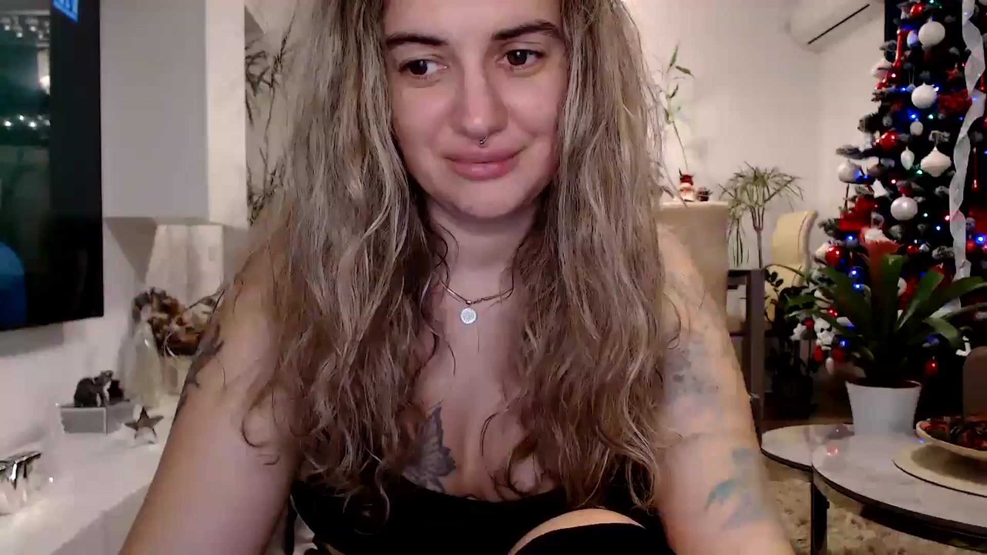 Gallery image thumbnail from MissDivinna's myfreecams stream on, 11/29/2024, 20:01 image 13 of 20