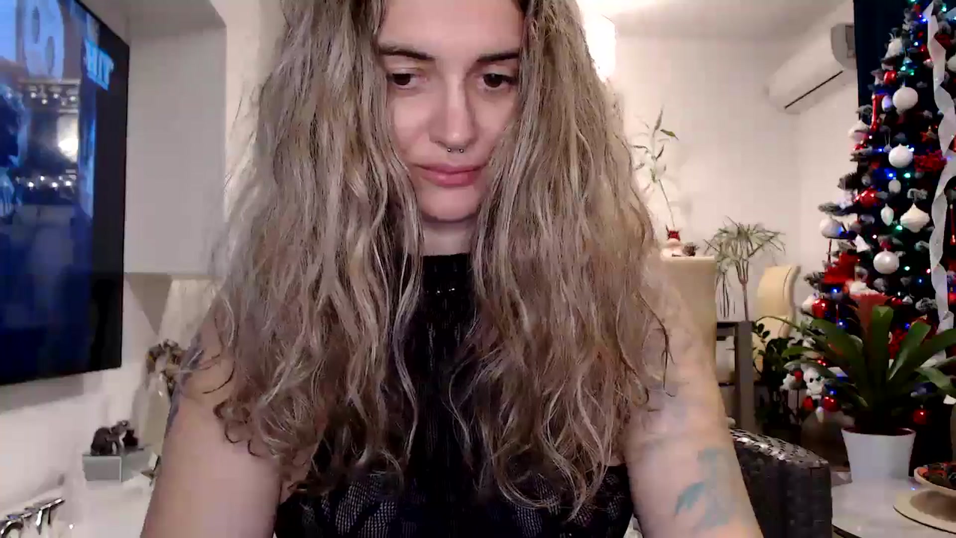 Gallery image thumbnail from MissDivinna's myfreecams stream on, 11/29/2024, 21:14 image 13 of 20