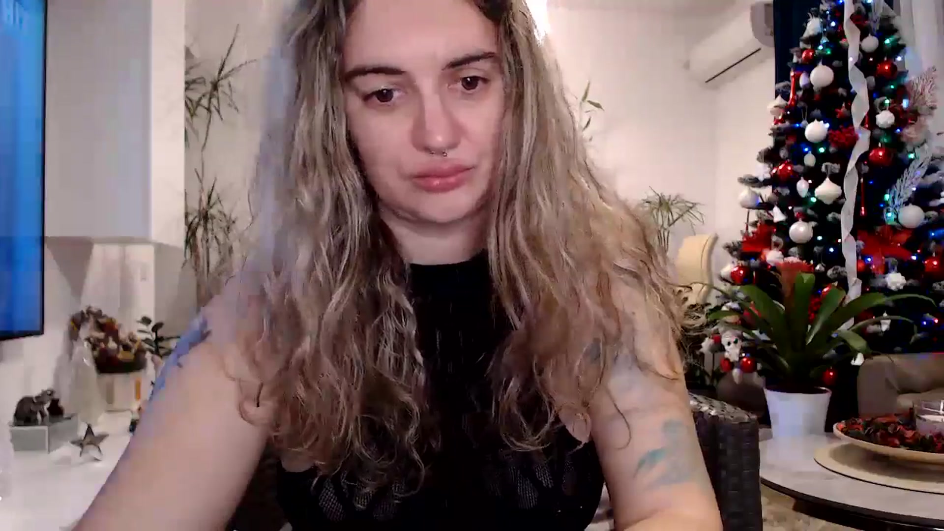 Gallery image thumbnail from MissDivinna's myfreecams stream on, 11/29/2024, 21:54 image 3 of 20