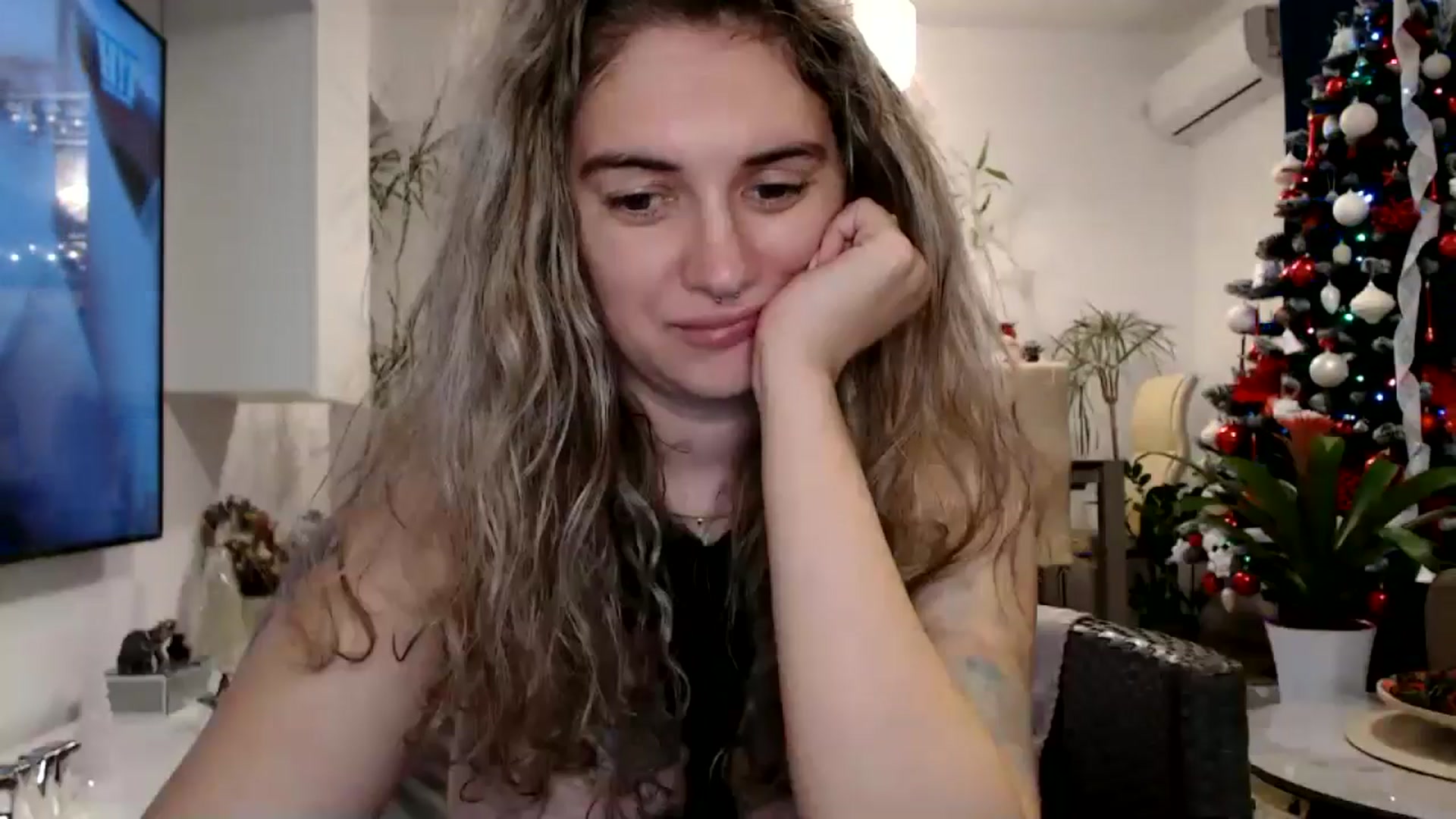 Gallery image thumbnail from MissDivinna's myfreecams stream on, 11/29/2024, 21:54 image 17 of 20