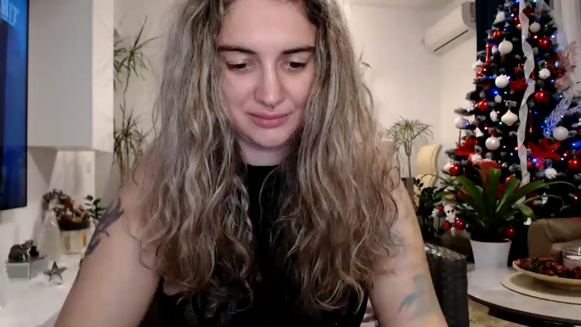 Gallery image thumbnail from MissDivinna's myfreecams stream on, 11/29/2024, 21:54 image 1 of 20