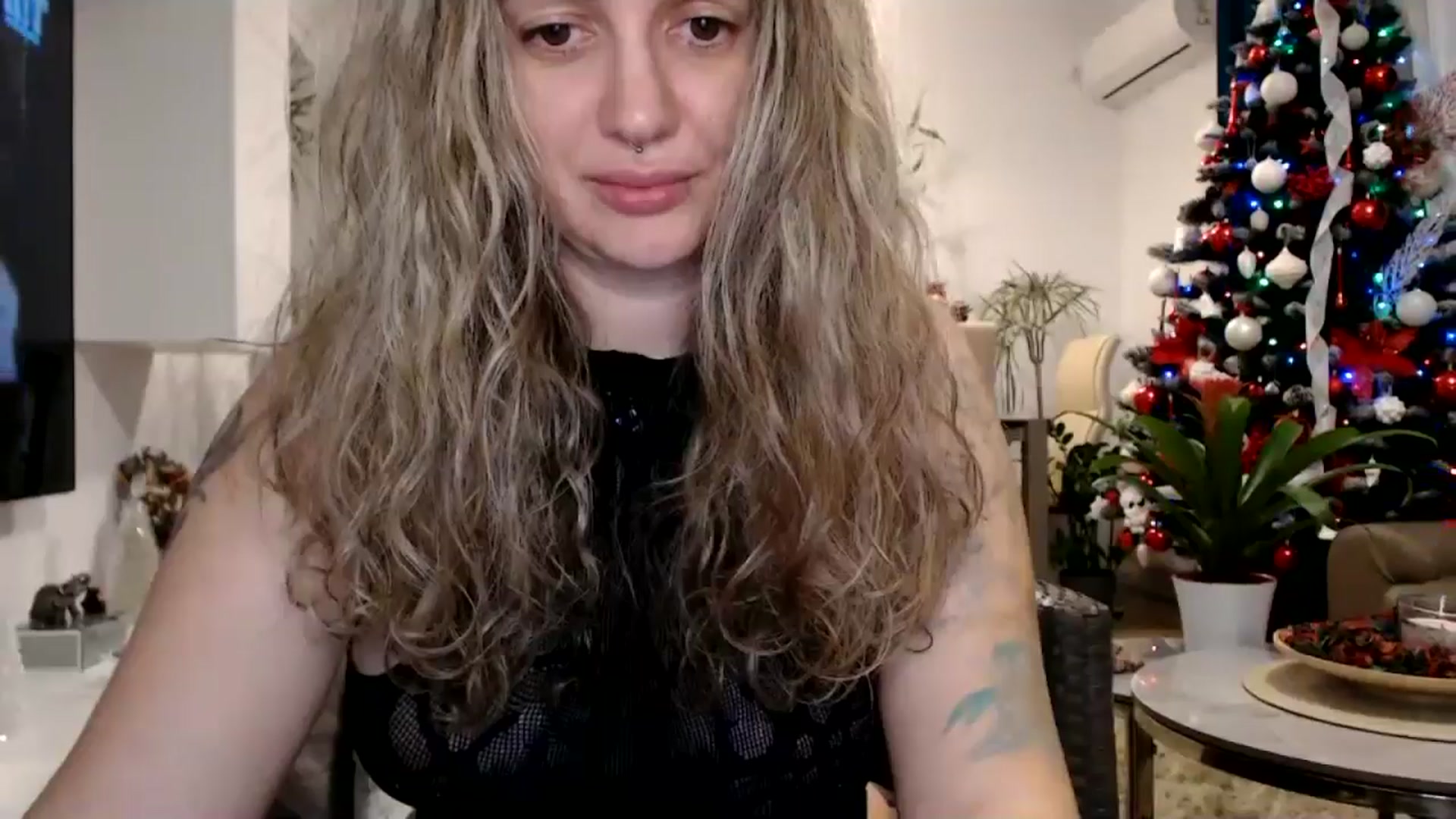 Gallery image thumbnail from MissDivinna's myfreecams stream on, 11/30/2024, 01:37 image 11 of 20