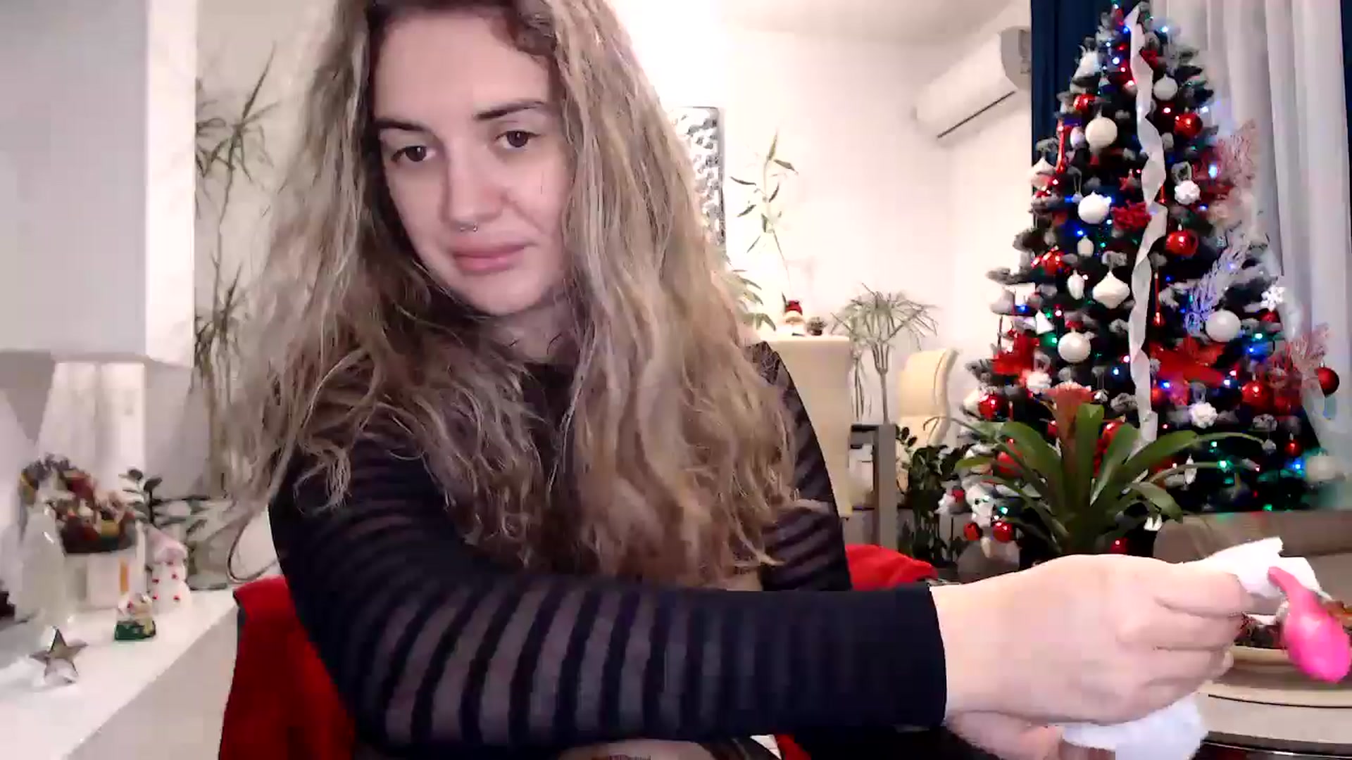 Gallery image thumbnail from MissDivinna's myfreecams stream on, 11/30/2024, 22:54 image 10 of 20