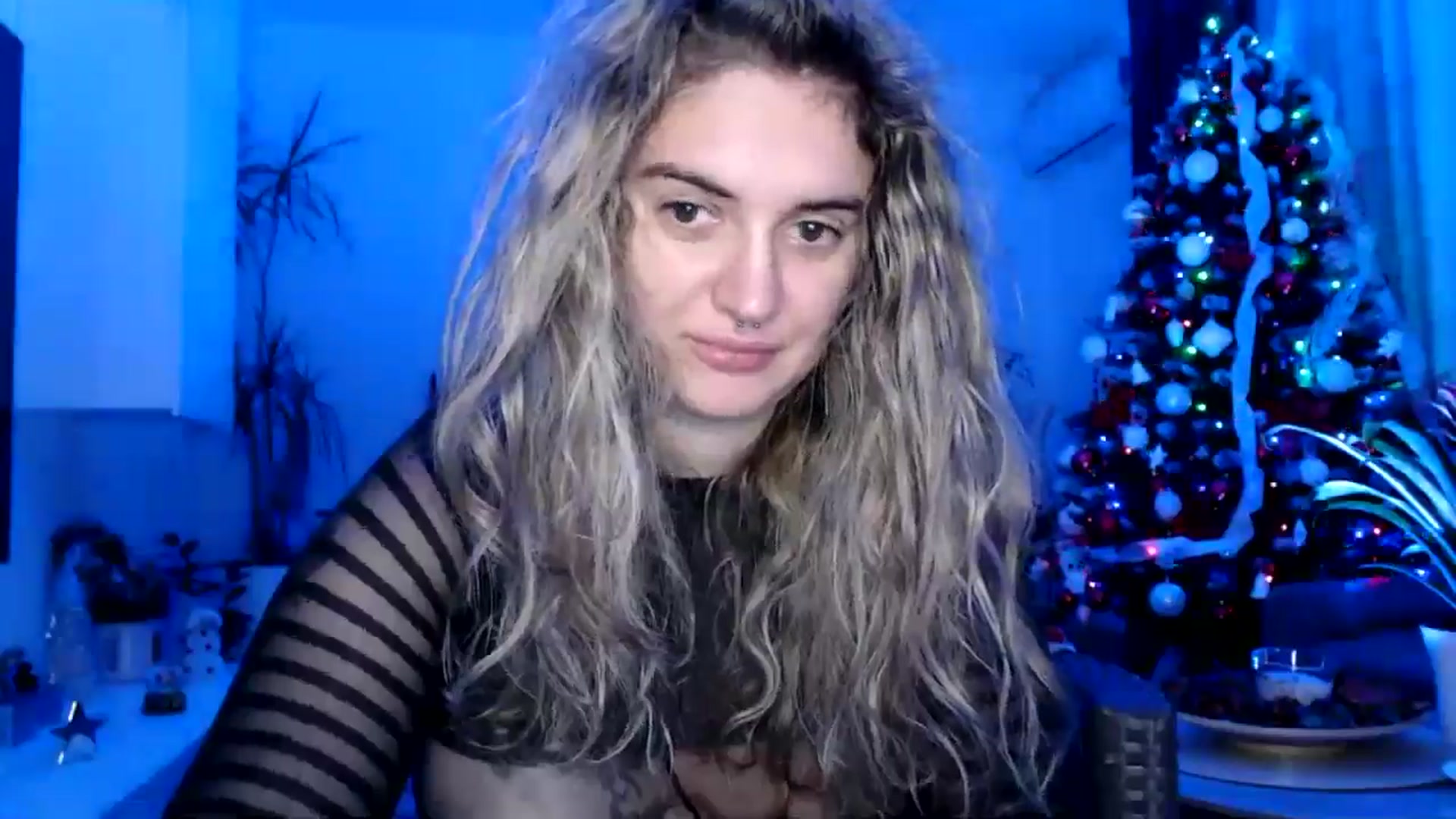 Gallery image thumbnail from MissDivinna's myfreecams stream on, 12/01/2024, 03:15 image 15 of 20
