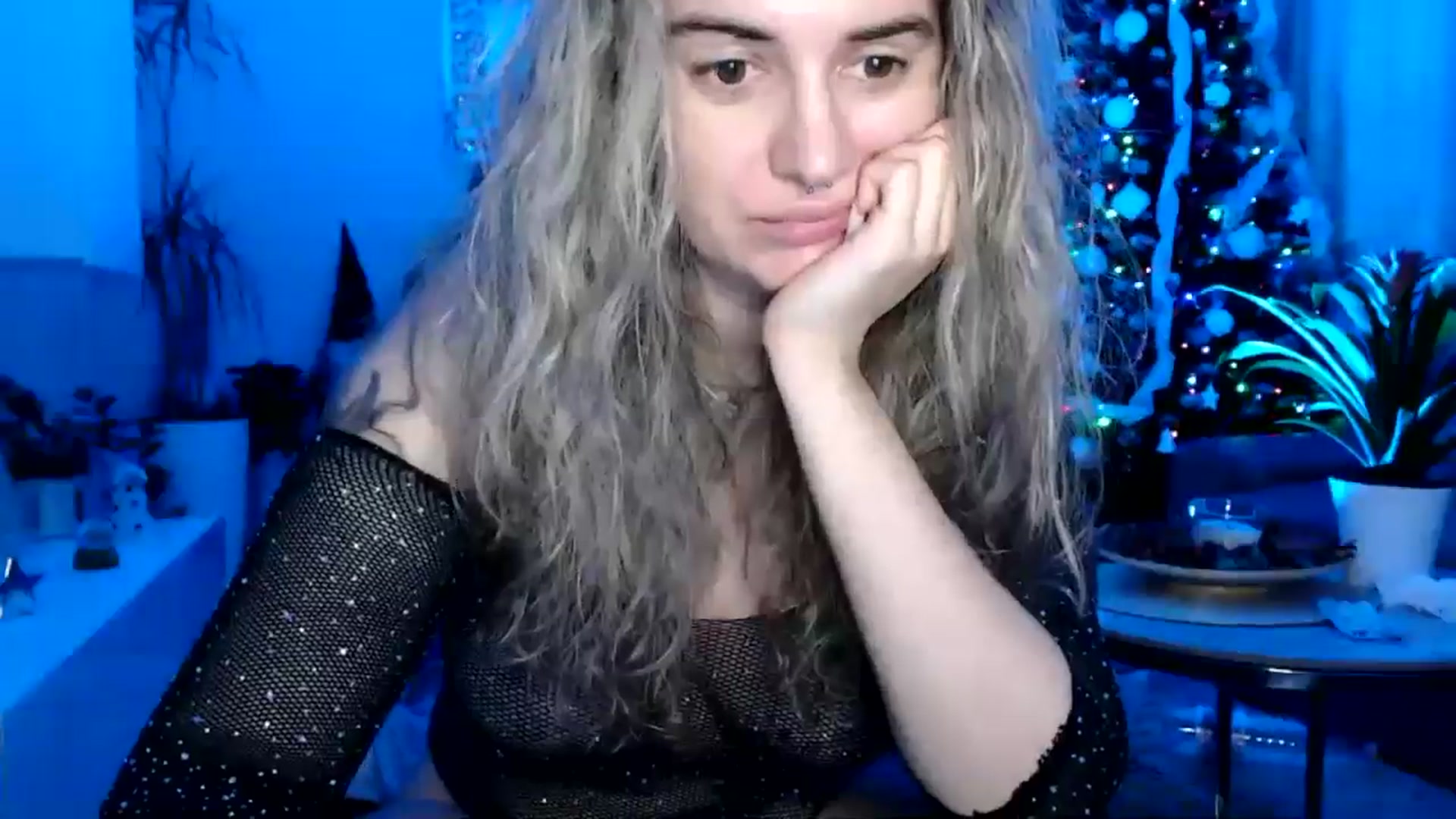 Gallery image thumbnail from MissDivinna's myfreecams stream on, 12/02/2024, 22:57 image 2 of 20