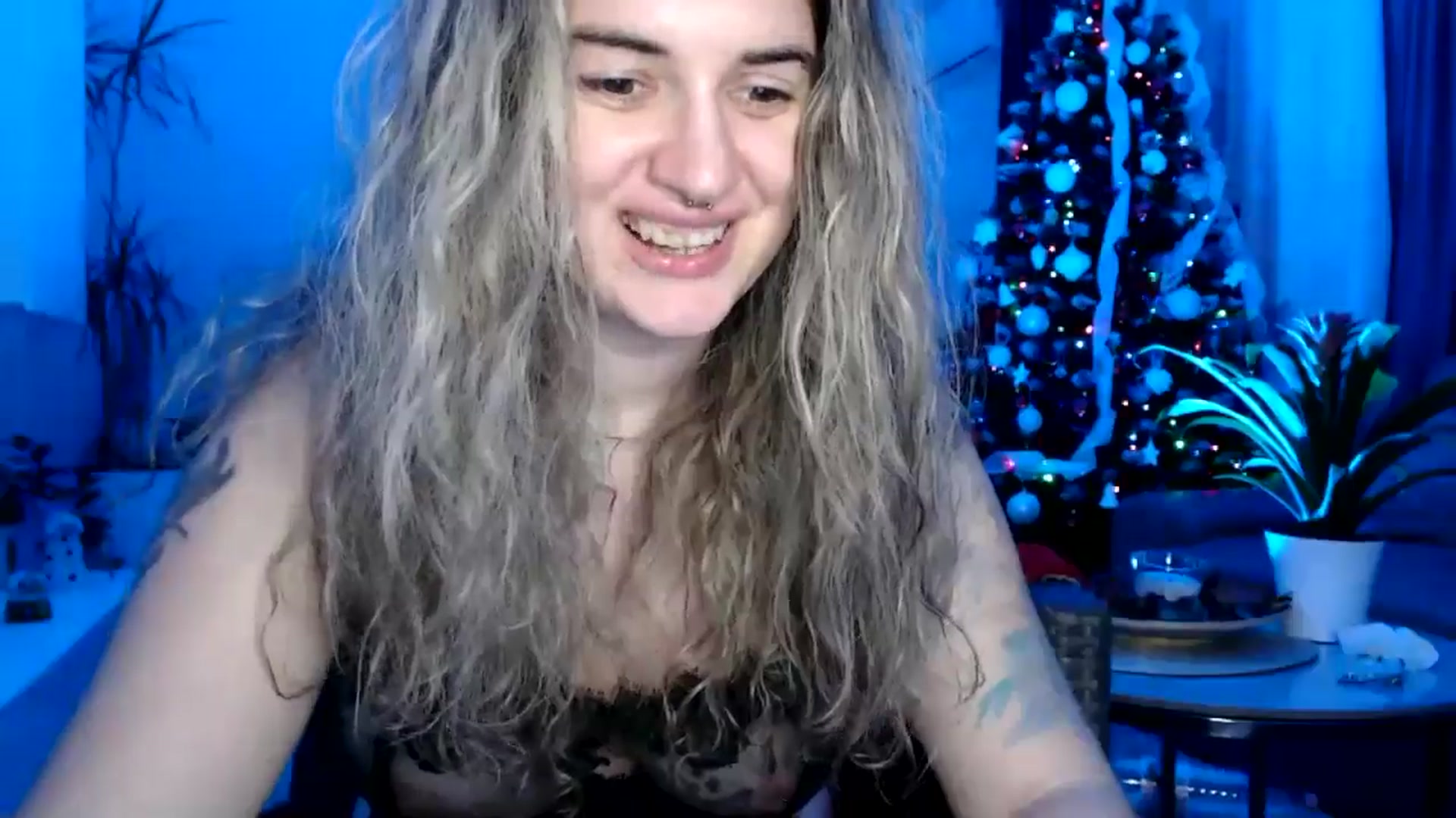 Gallery image thumbnail from MissDivinna's myfreecams stream on, 12/03/2024, 24:30 image 15 of 20