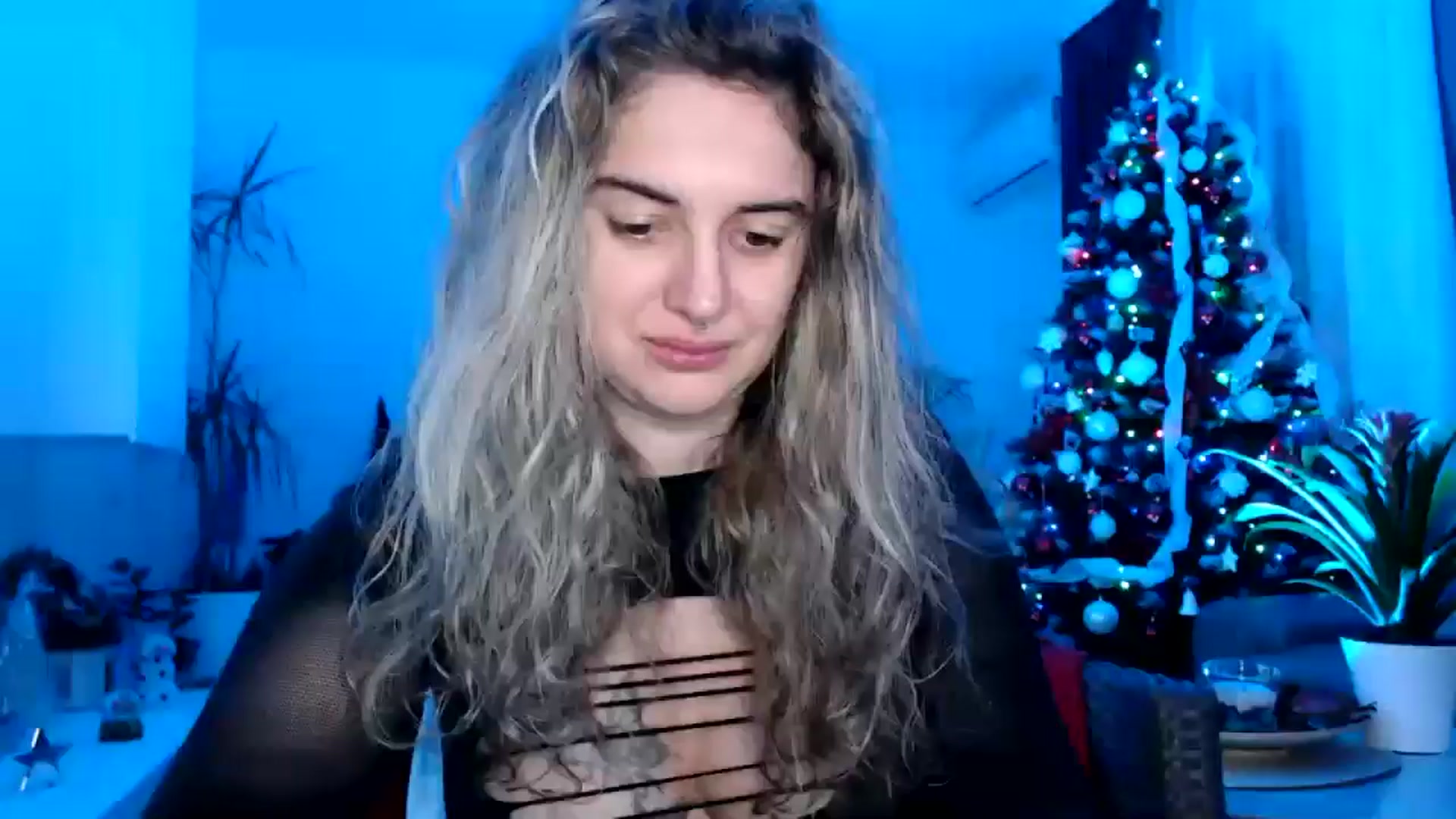 Gallery image thumbnail from MissDivinna's myfreecams stream on, 12/03/2024, 21:15 image 1 of 20