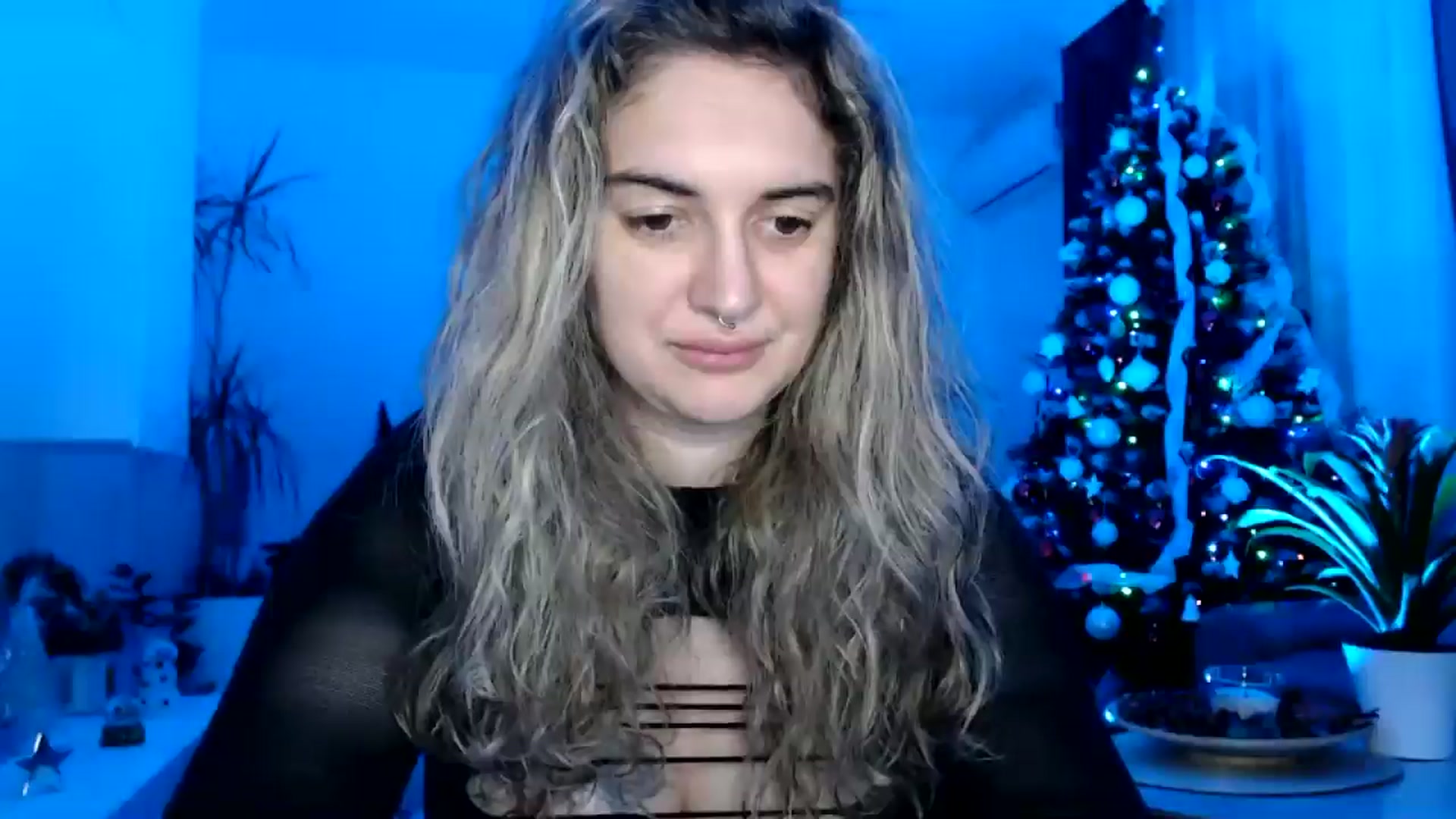 Gallery image thumbnail from MissDivinna's myfreecams stream on, 12/03/2024, 21:15 image 4 of 20