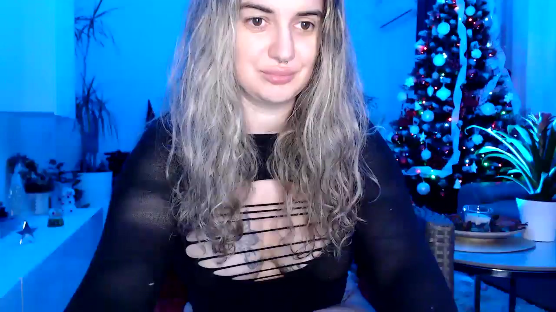 Gallery image thumbnail from MissDivinna's myfreecams stream on, 12/03/2024, 22:11 image 10 of 20