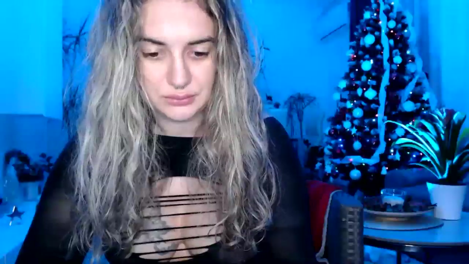 Gallery image thumbnail from MissDivinna's myfreecams stream on, 12/03/2024, 22:51 image 13 of 20