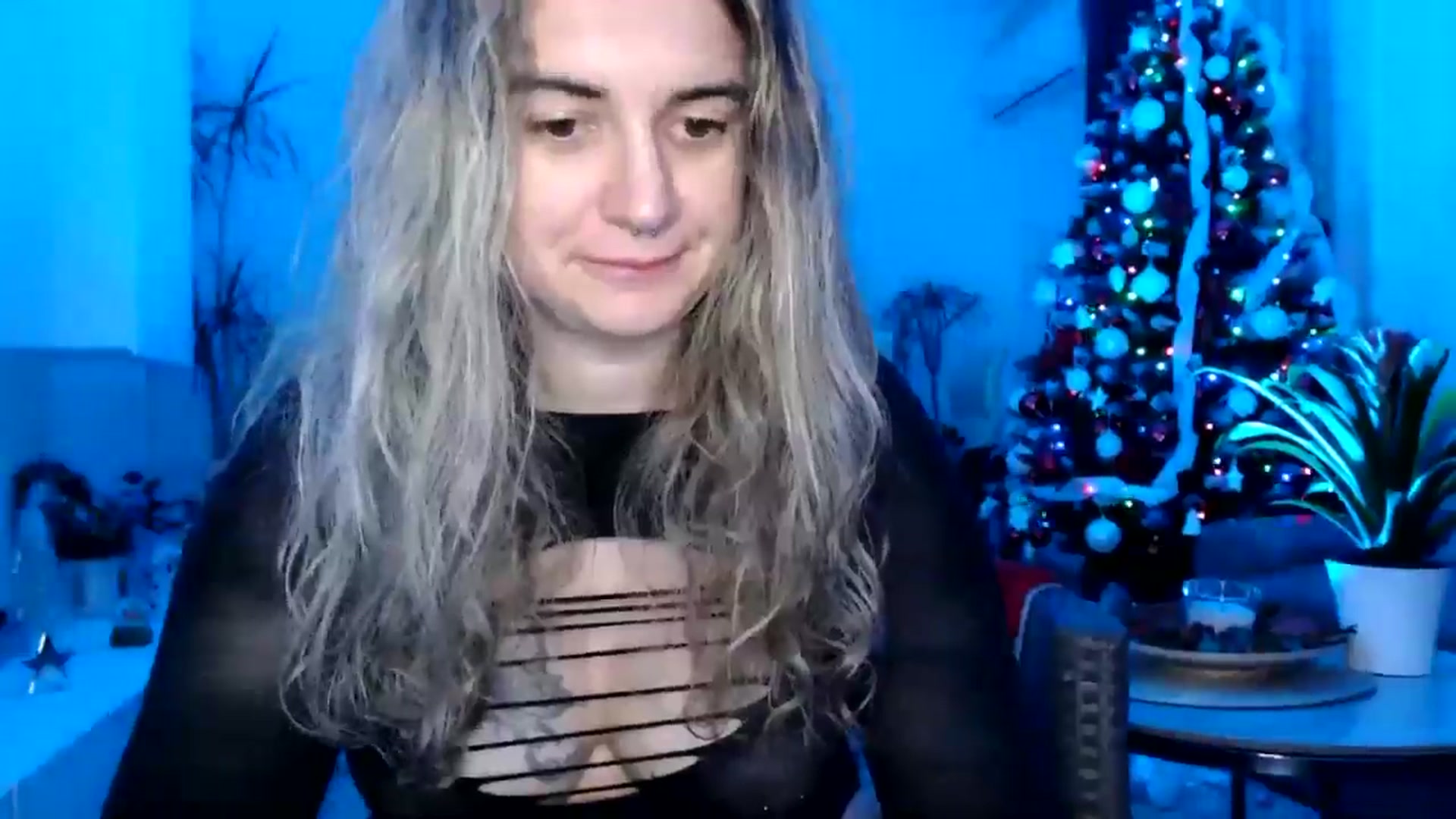 Gallery image thumbnail from MissDivinna's myfreecams stream on, 12/03/2024, 22:51 image 17 of 20