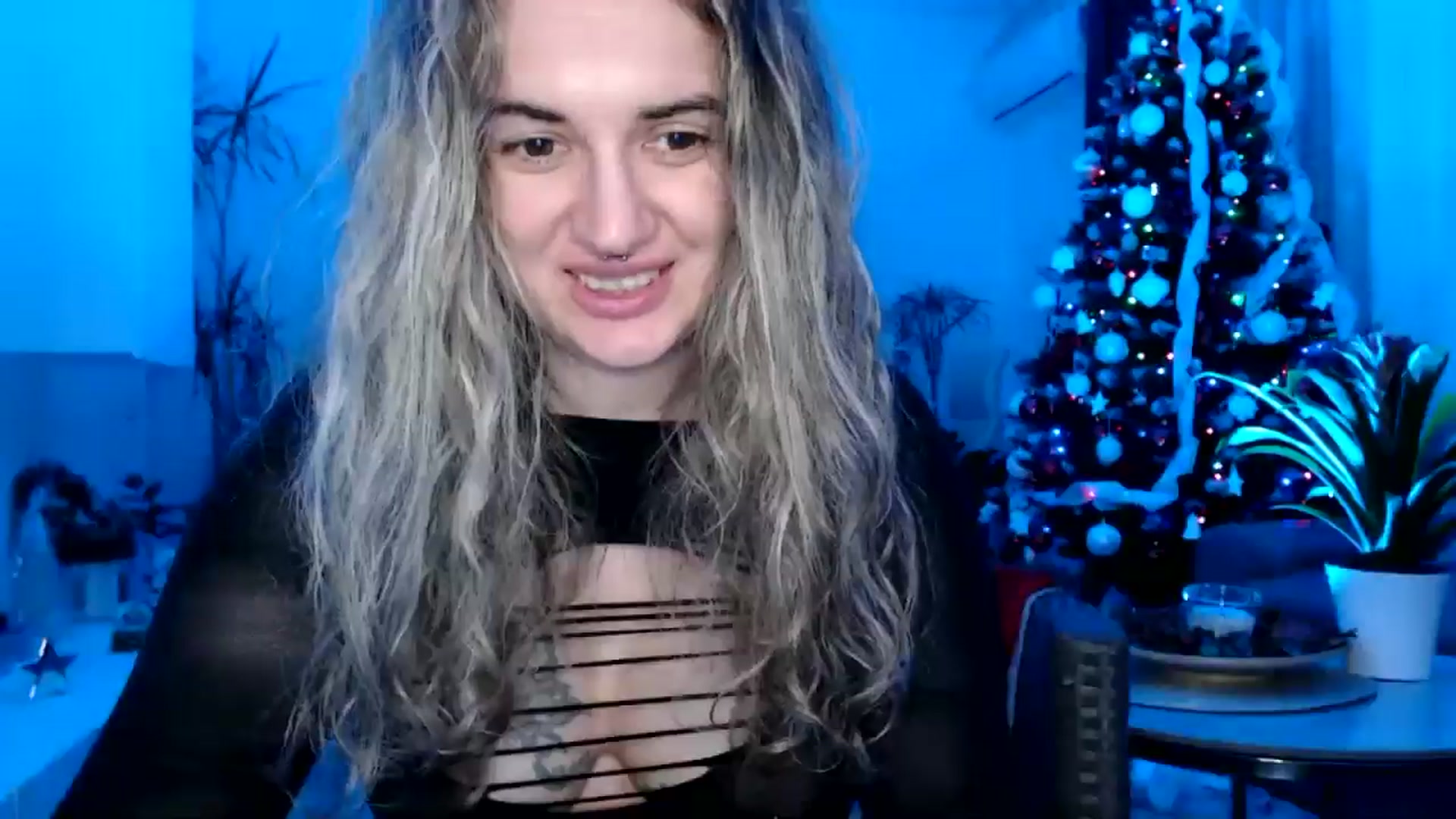 Gallery image thumbnail from MissDivinna's myfreecams stream on, 12/03/2024, 22:51 image 14 of 20