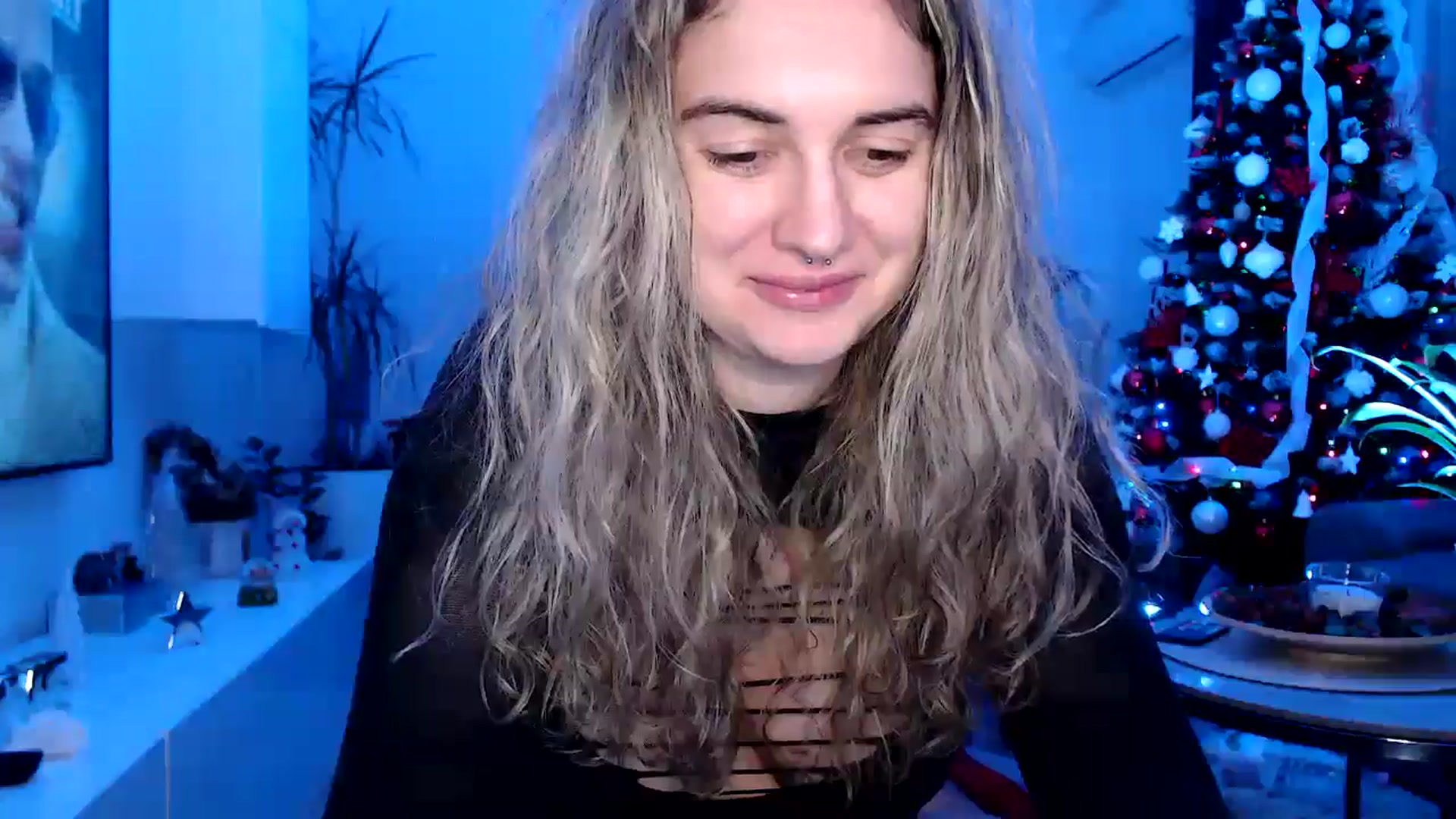 Gallery image thumbnail from MissDivinna's myfreecams stream on, 12/04/2024, 02:59 image 11 of 20