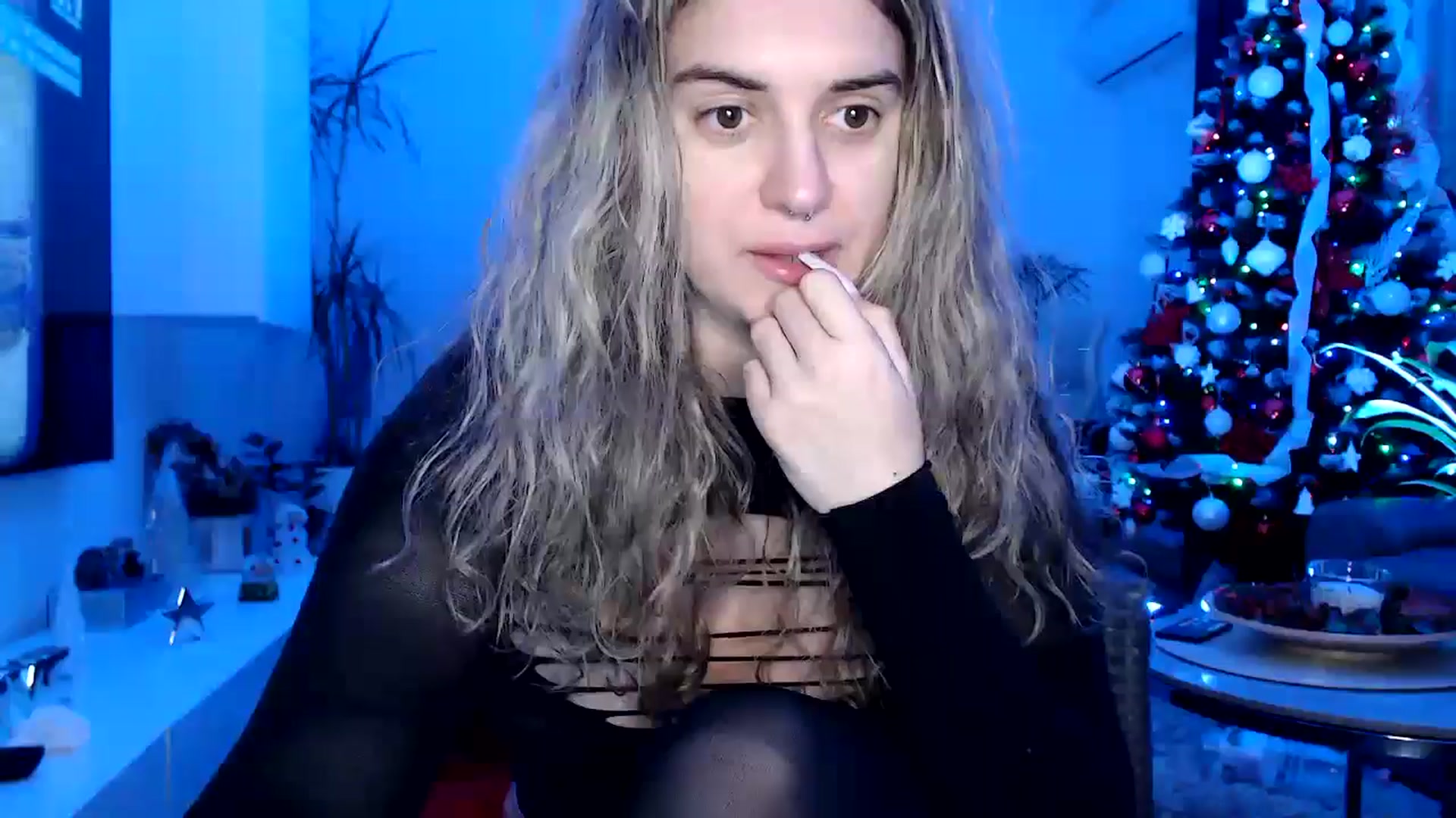 Gallery image thumbnail from MissDivinna's myfreecams stream on, 12/04/2024, 02:59 image 10 of 20