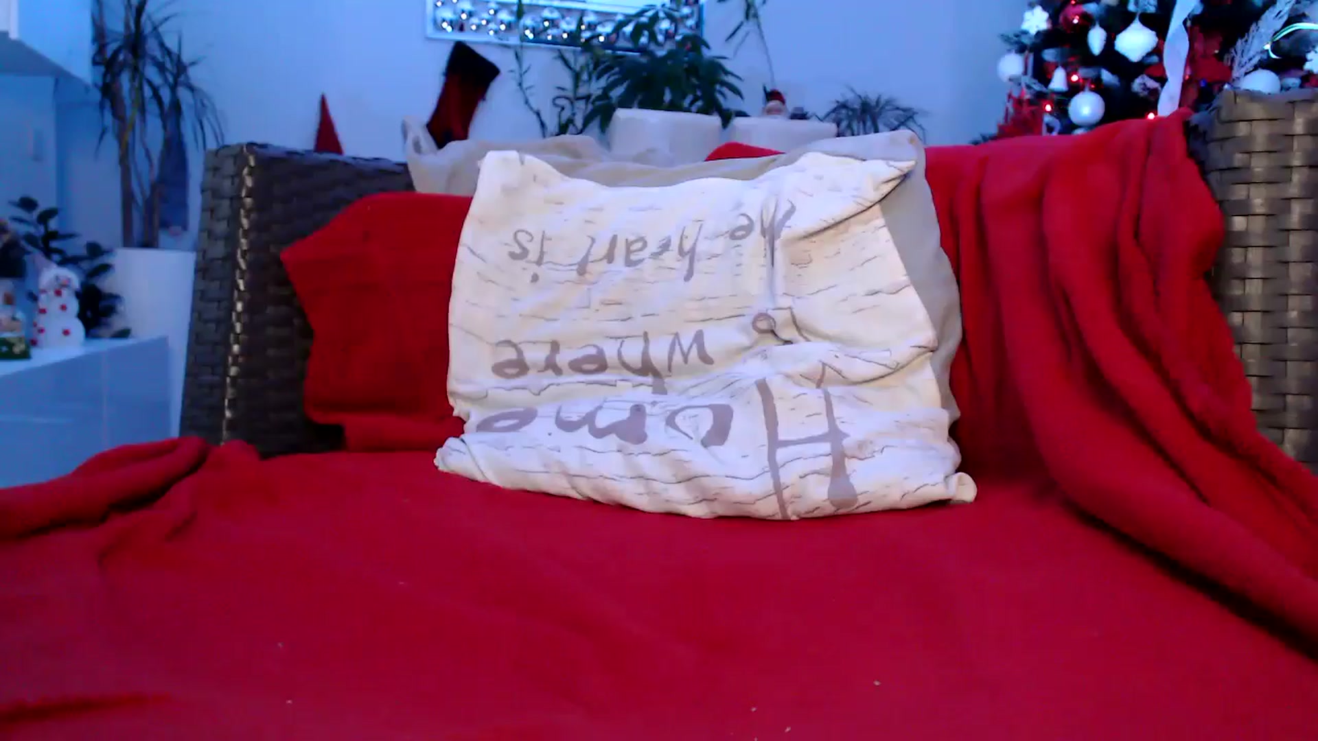 Gallery image thumbnail from MissDivinna's myfreecams stream on, 12/04/2024, 23:54 image 12 of 20