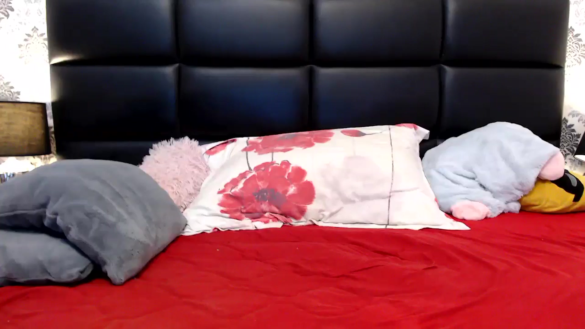 Gallery image thumbnail from MissDivinna's myfreecams stream on, 12/10/2024, 01:23 image 10 of 20